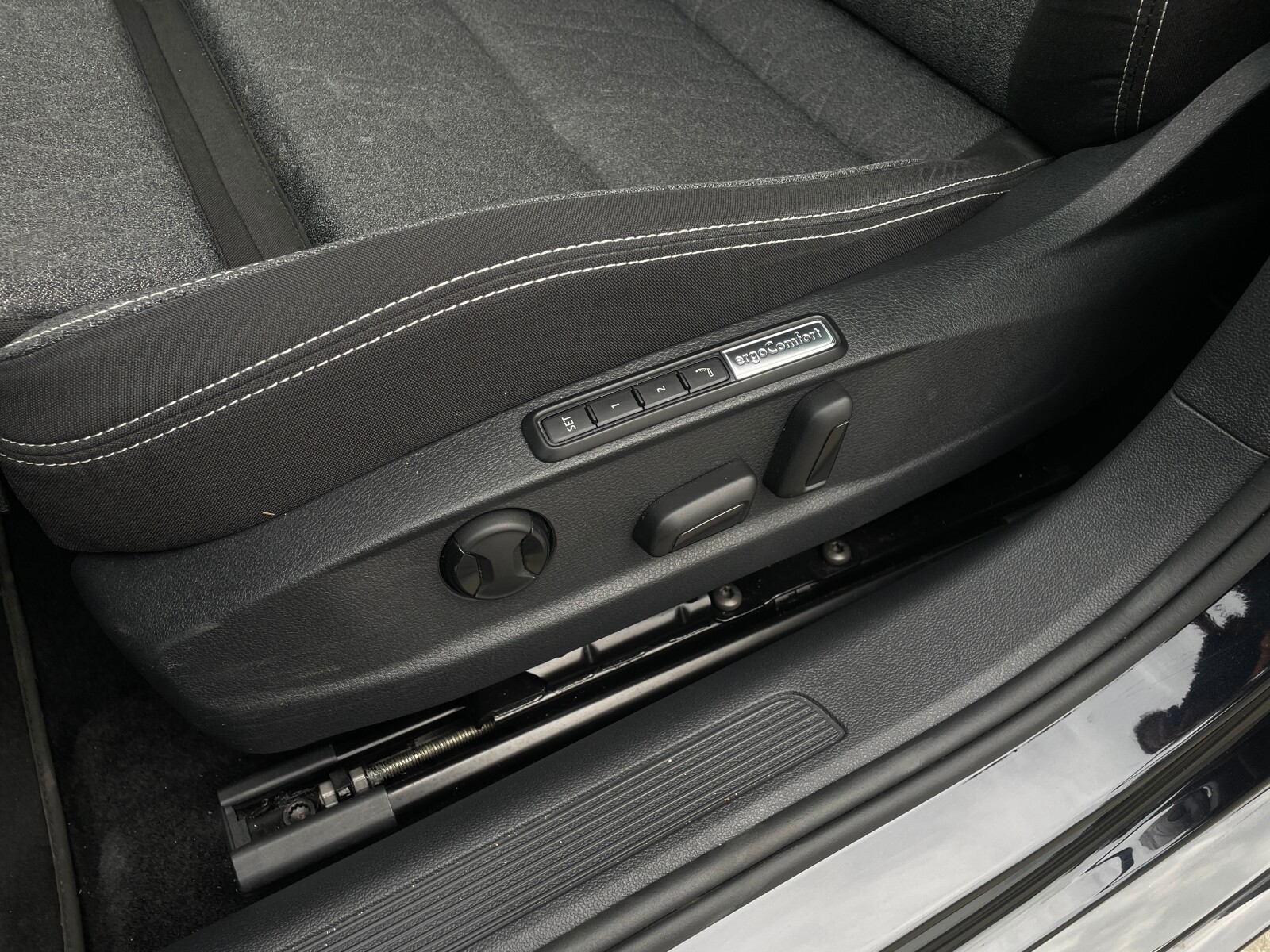 Volkswagen Passat Variant - zdjęcie 11