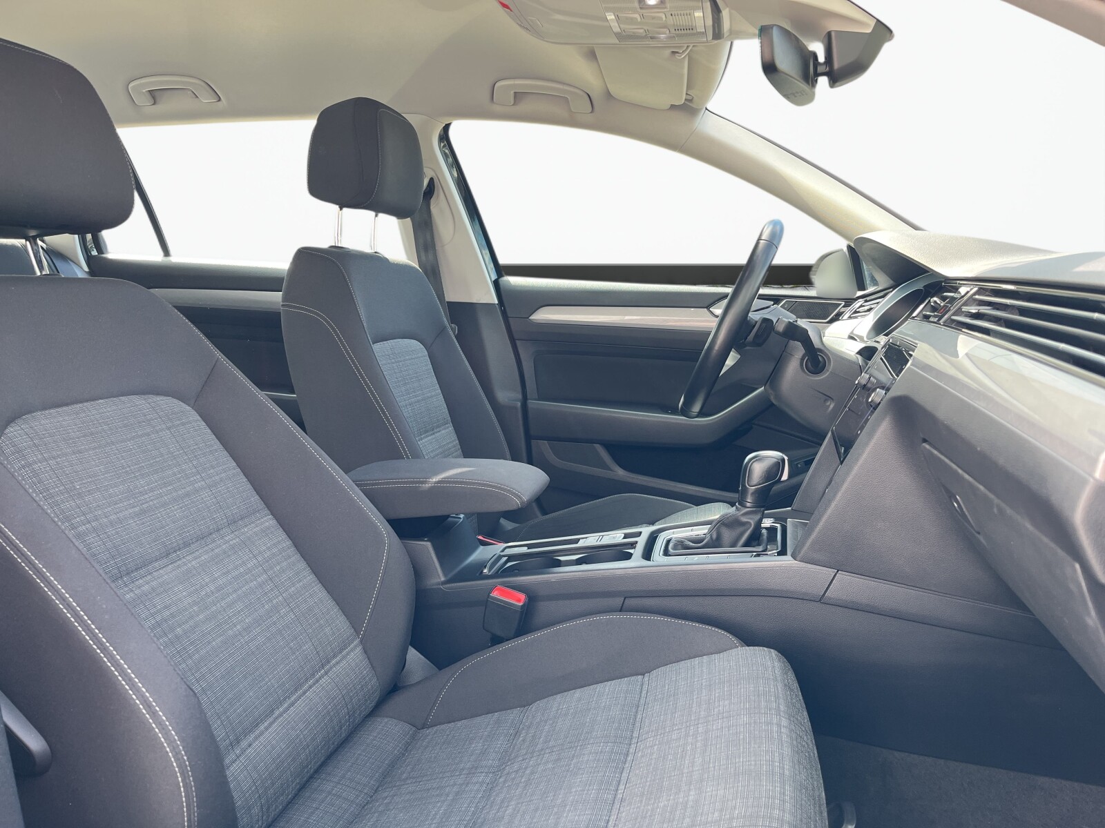 Volkswagen Passat Variant - zdjęcie 22