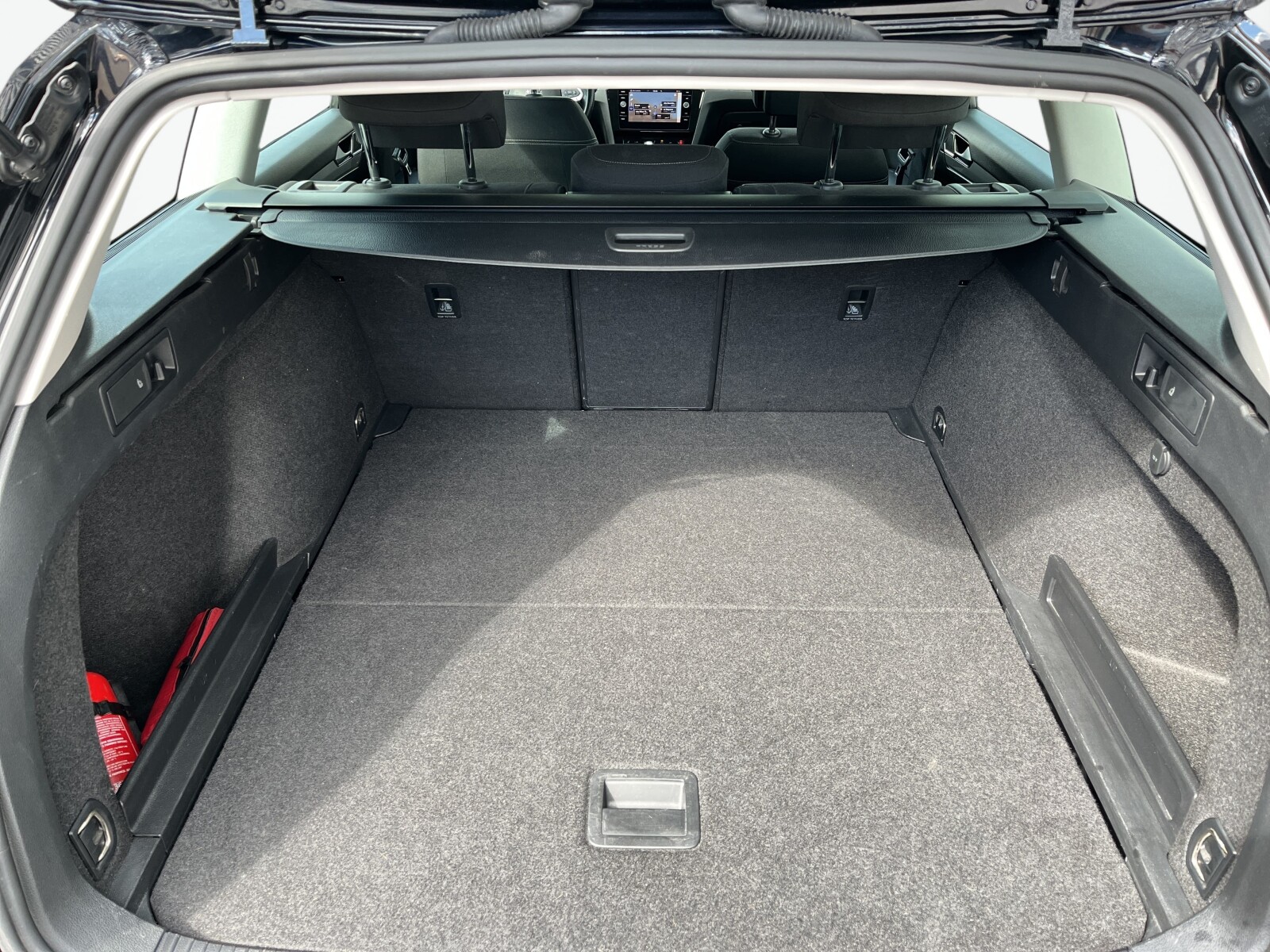 Volkswagen Passat Variant - zdjęcie 17