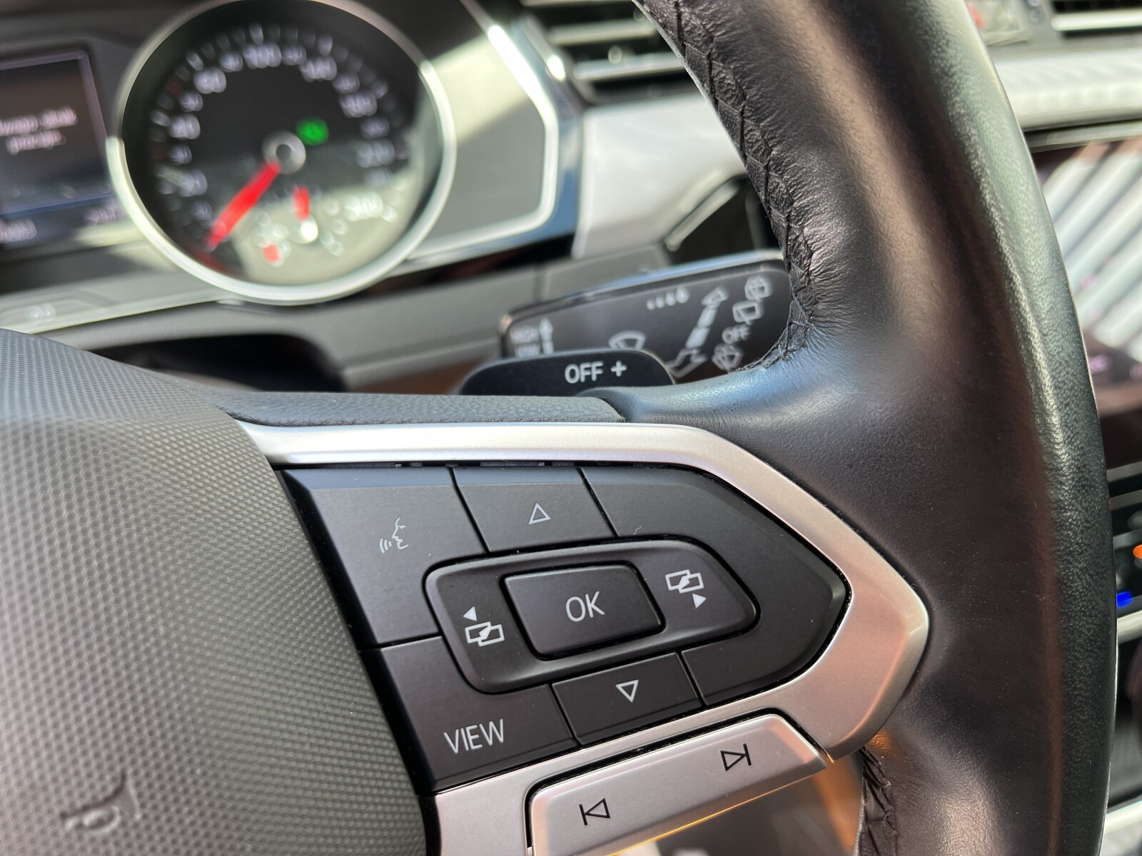 Volkswagen Passat Variant - zdjęcie 26