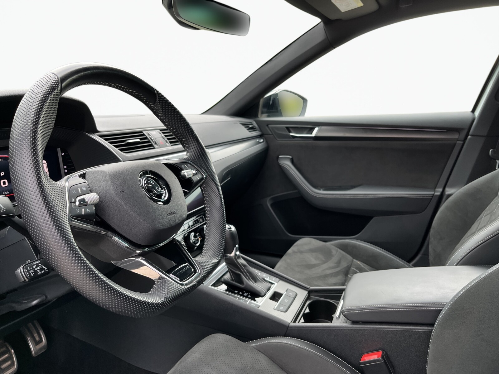 Škoda Superb Combi - zdjęcie 9