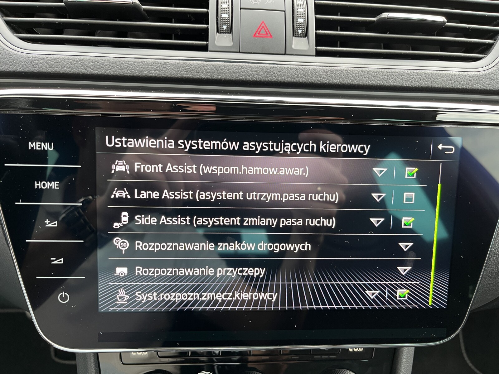 Škoda Superb Combi - zdjęcie 38