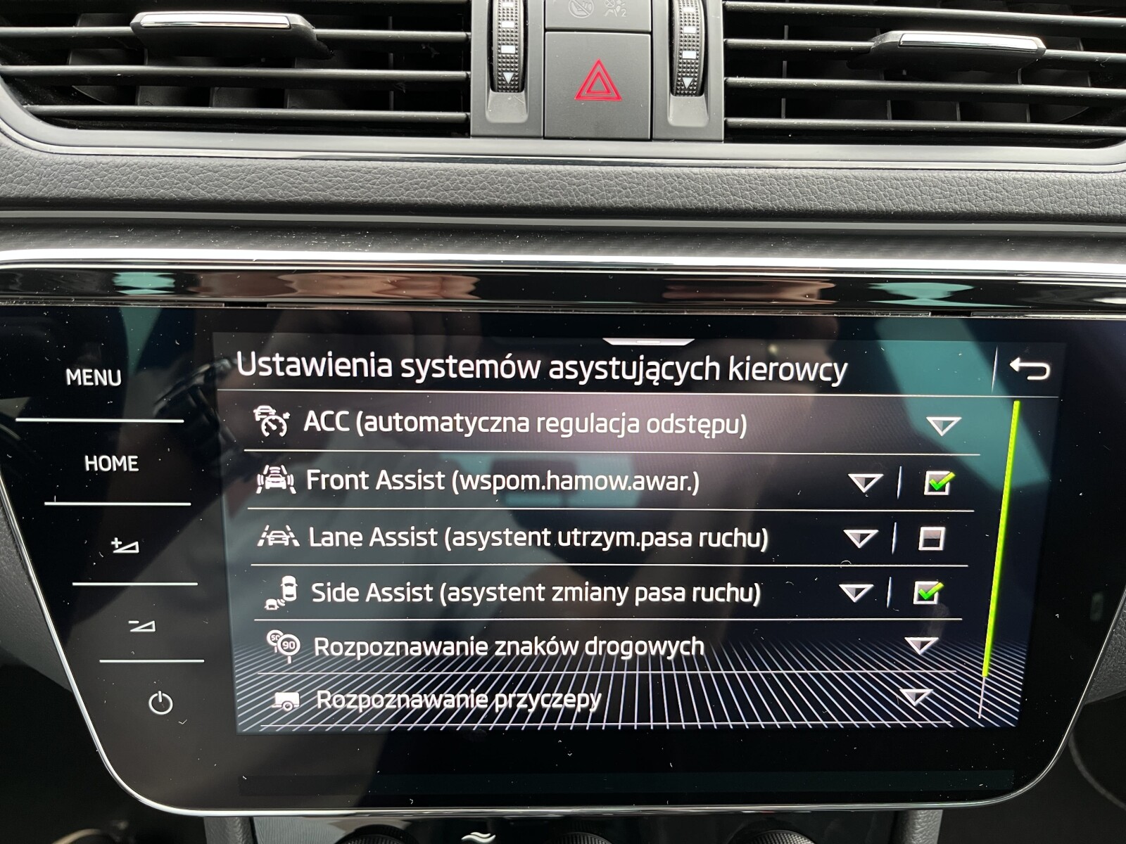 Škoda Superb Combi - zdjęcie 37