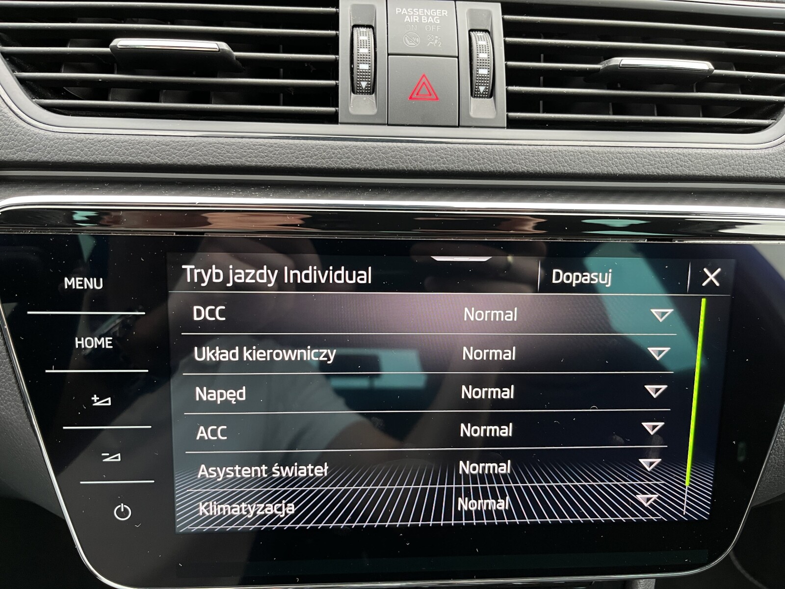Škoda Superb Combi - zdjęcie 40