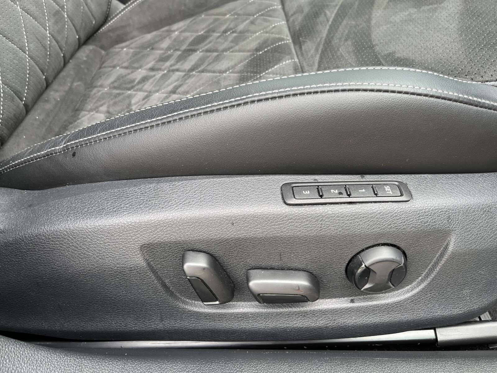 Škoda Superb Combi - zdjęcie 24