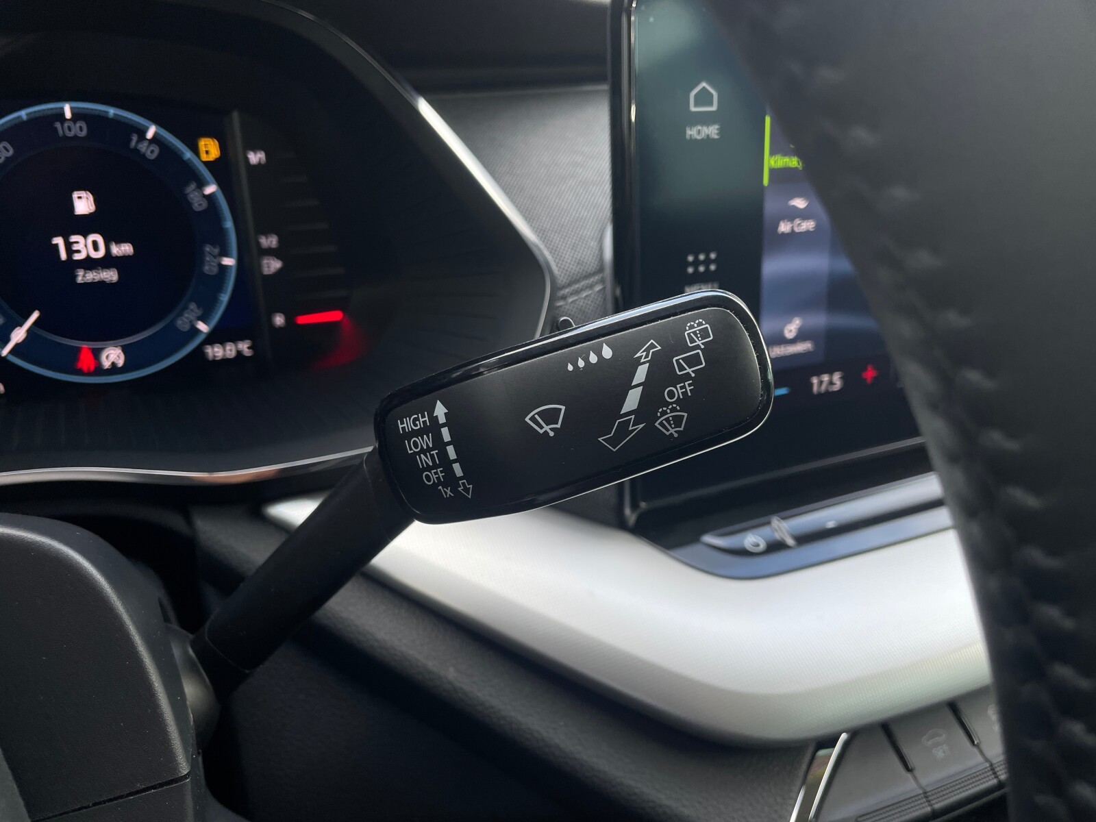 Škoda Octavia Combi - zdjęcie 25