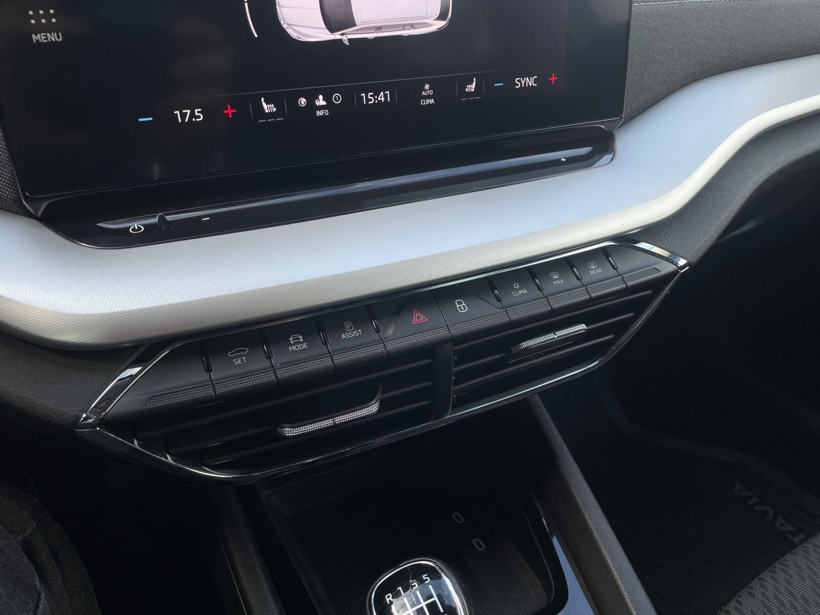 Škoda Octavia Combi - zdjęcie 31