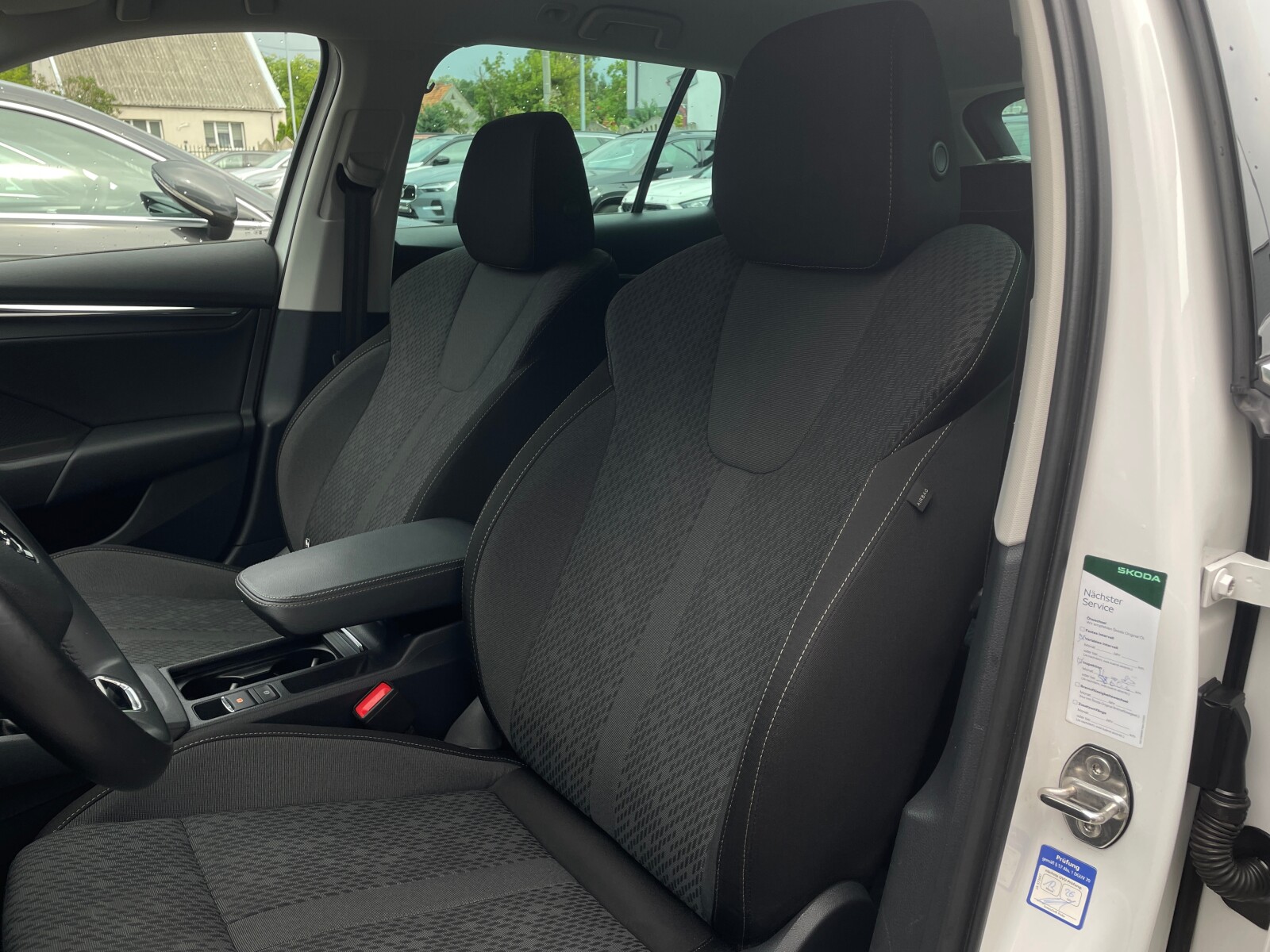 Škoda Octavia Combi - zdjęcie 9