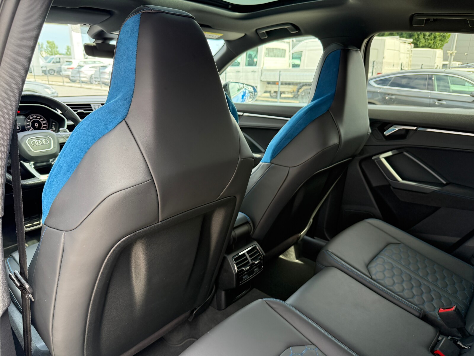 Audi RS Q3 Sportback - zdjęcie 11