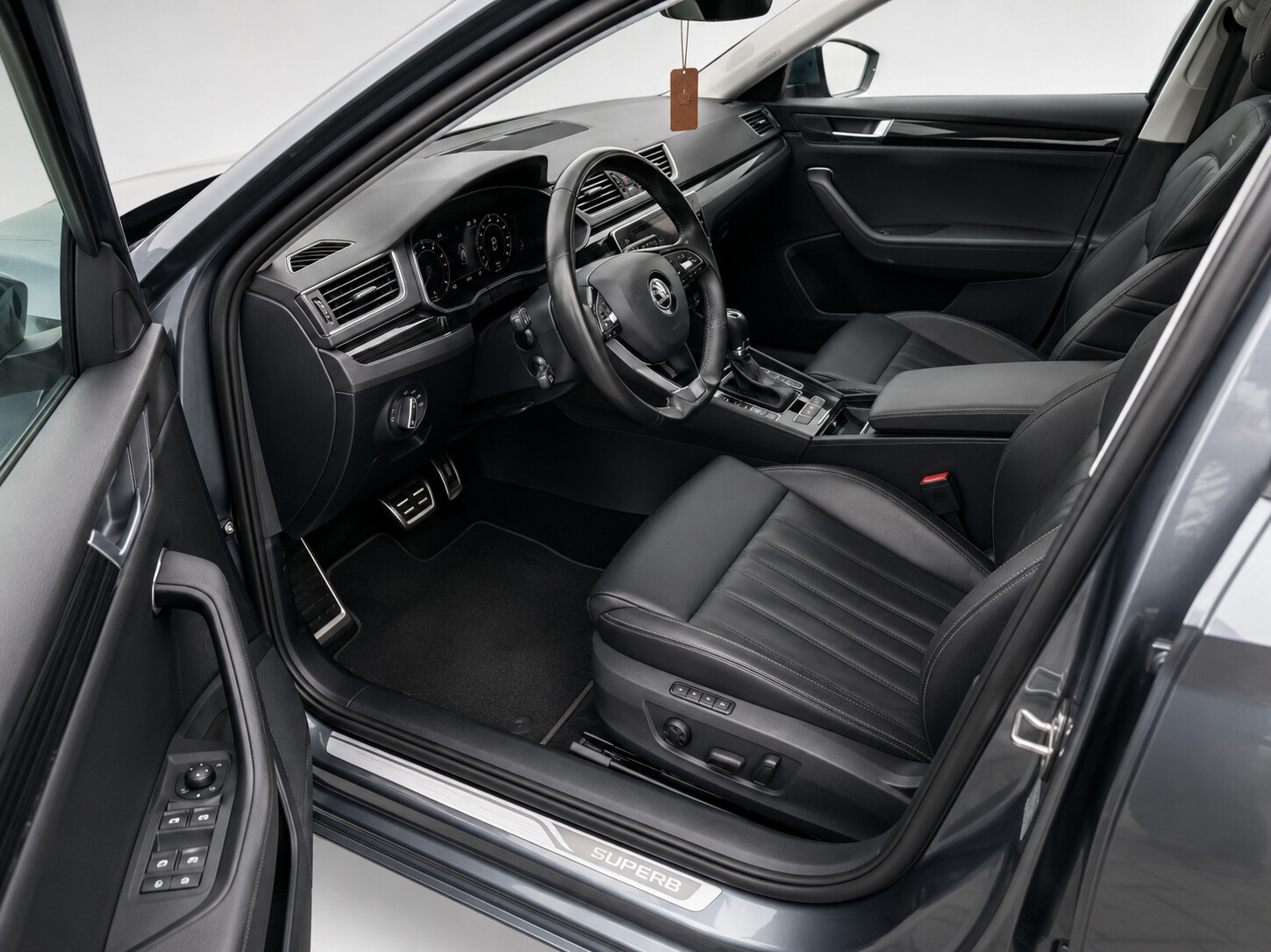 Škoda Superb Combi - zdjęcie 2