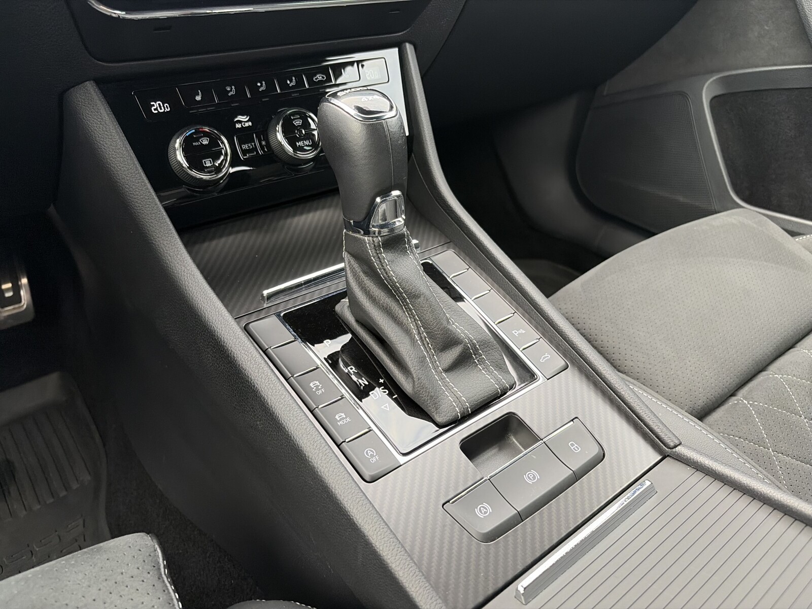 Škoda Superb - zdjęcie 15