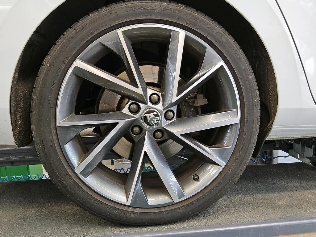 Škoda Superb - zdjęcie 3