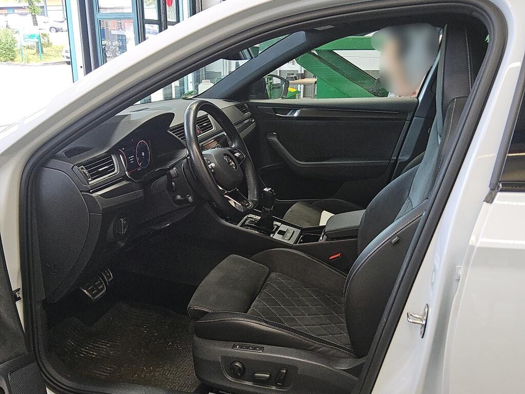 Škoda Superb - zdjęcie 4