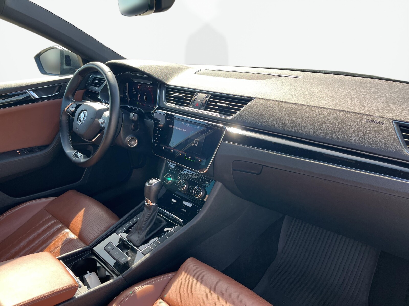 Škoda Superb - zdjęcie 11