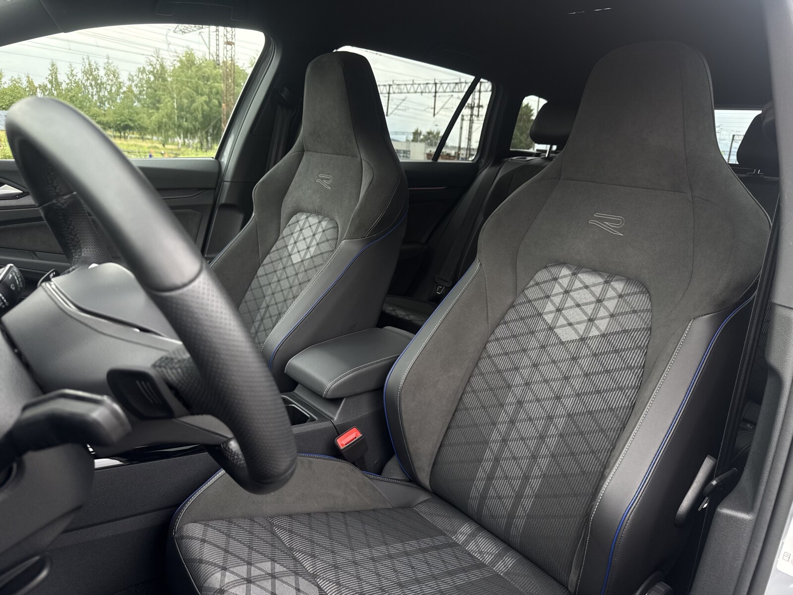 Volkswagen Golf - zdjęcie 11