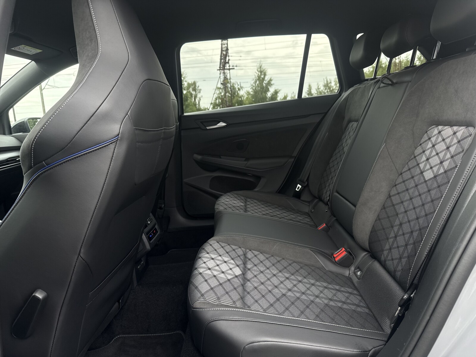 Volkswagen Golf - zdjęcie 29