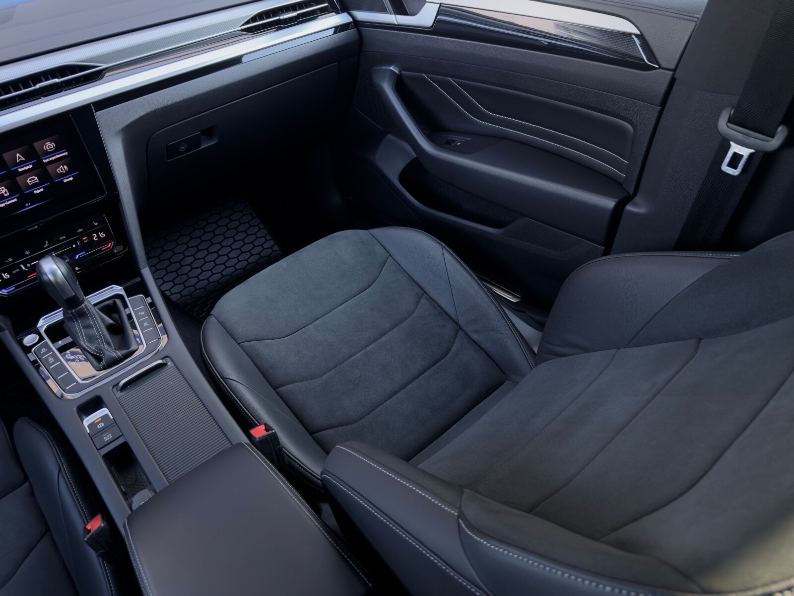 Volkswagen Arteon - zdjęcie 17