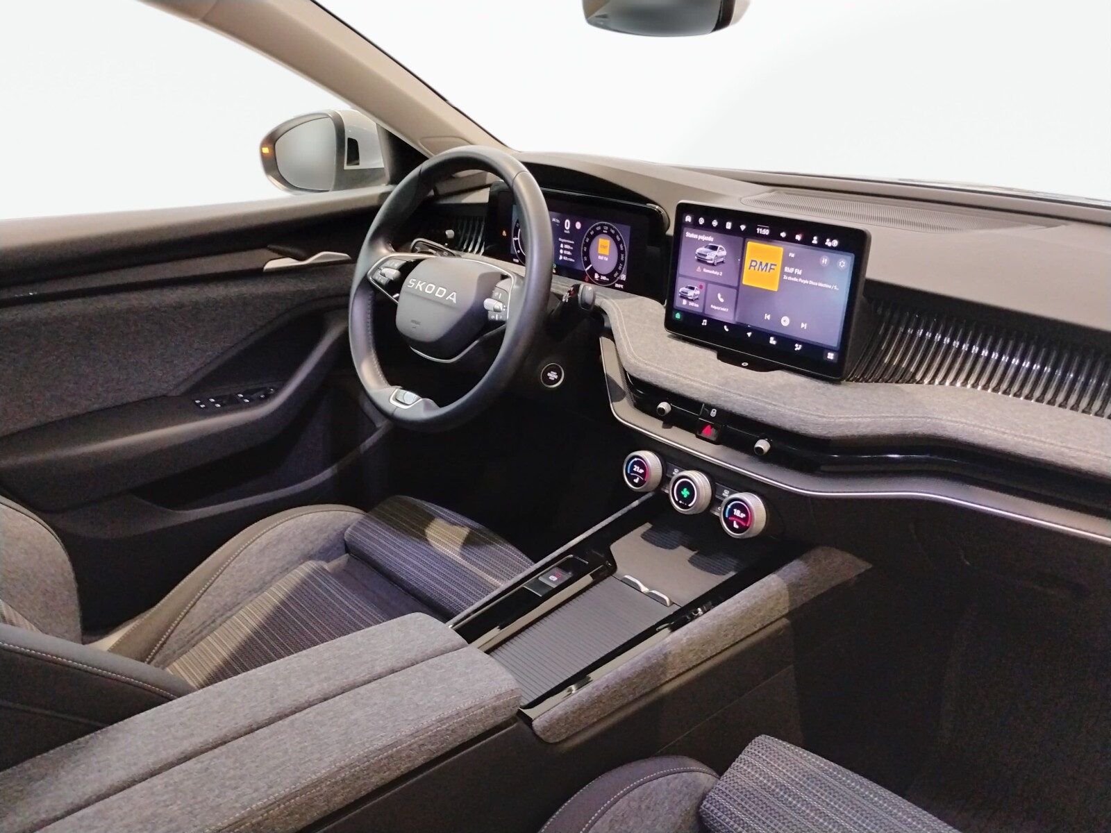 Škoda Superb Combi - zdjęcie 13