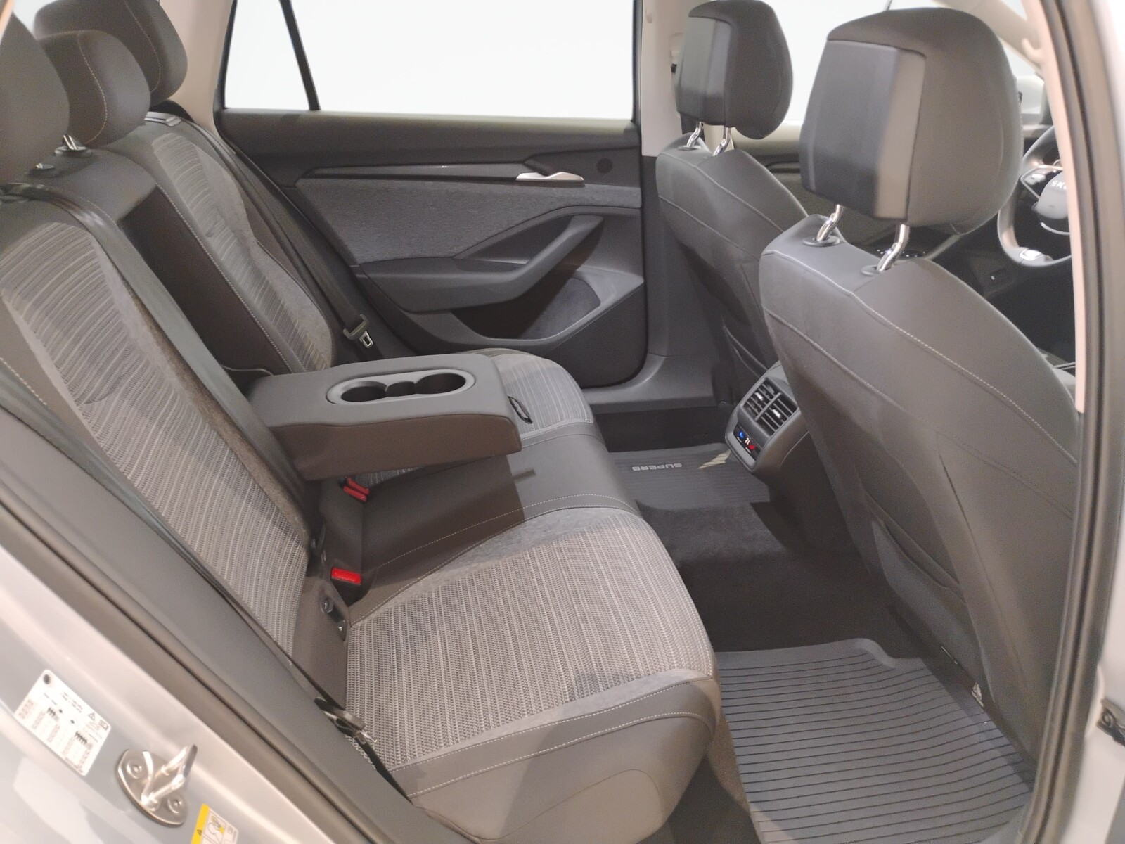 Škoda Superb Combi - zdjęcie 15