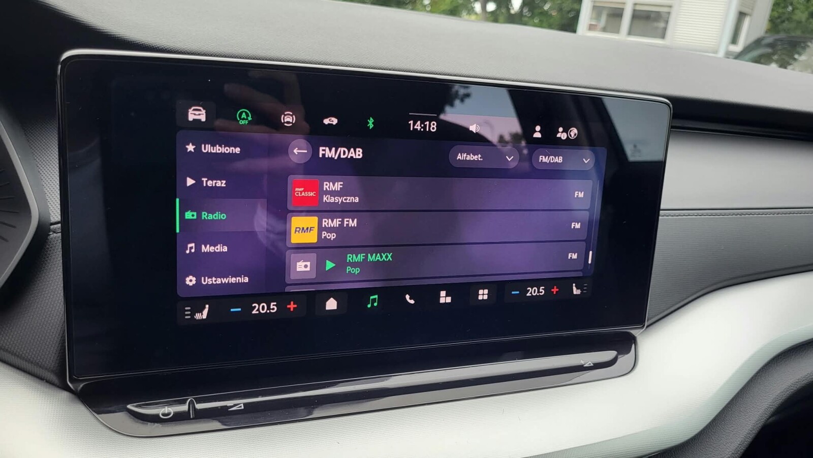 Škoda Octavia Combi - zdjęcie 33