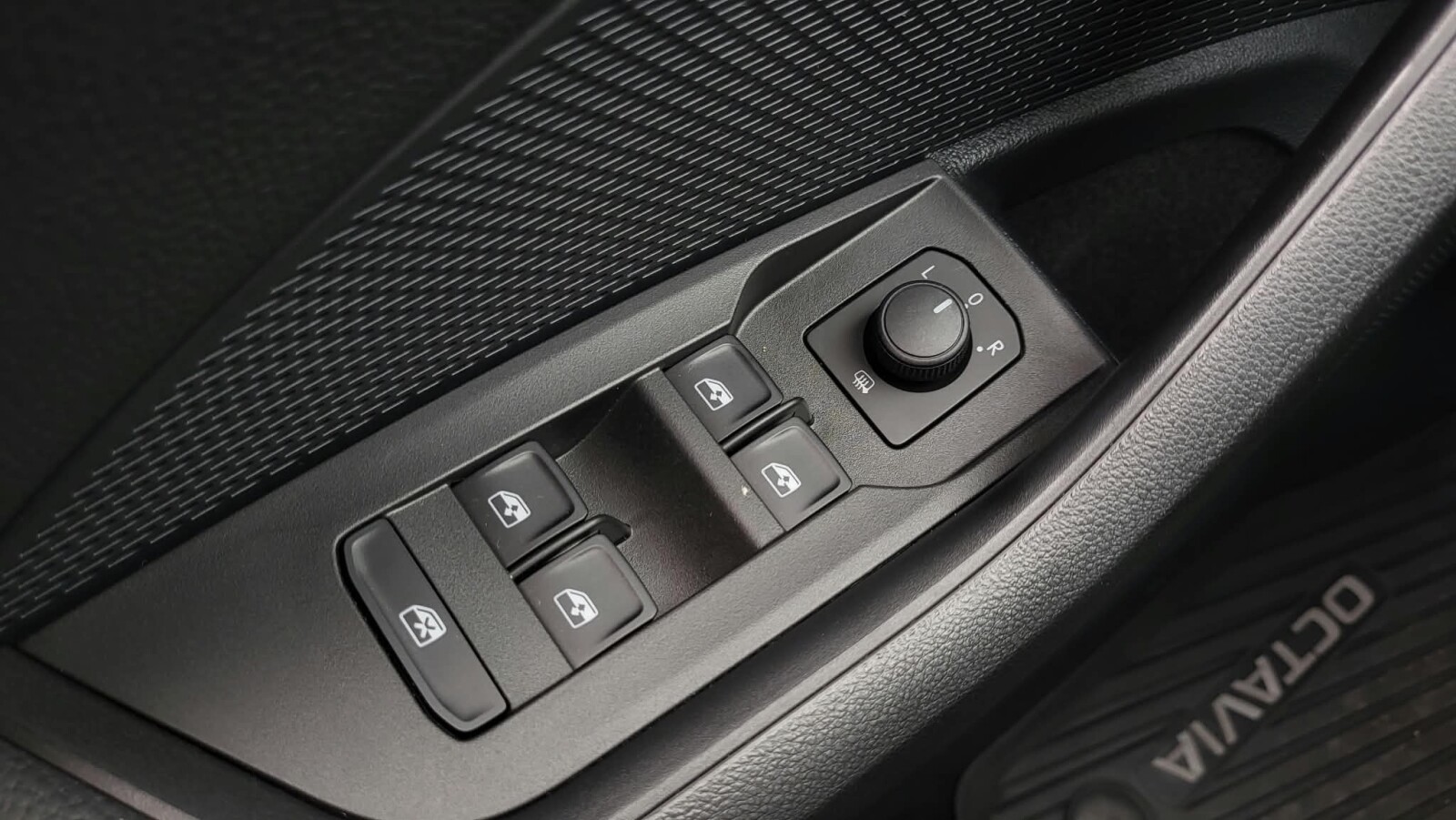 Škoda Octavia Combi - zdjęcie 16