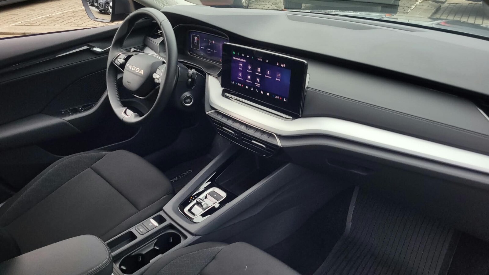 Škoda Octavia Combi - zdjęcie 15