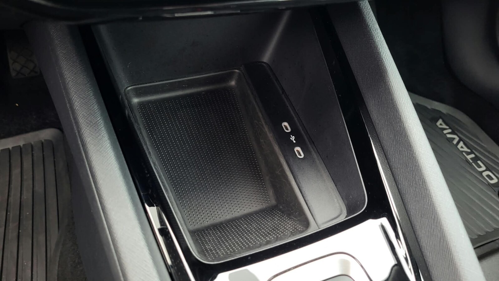 Škoda Octavia Combi - zdjęcie 23