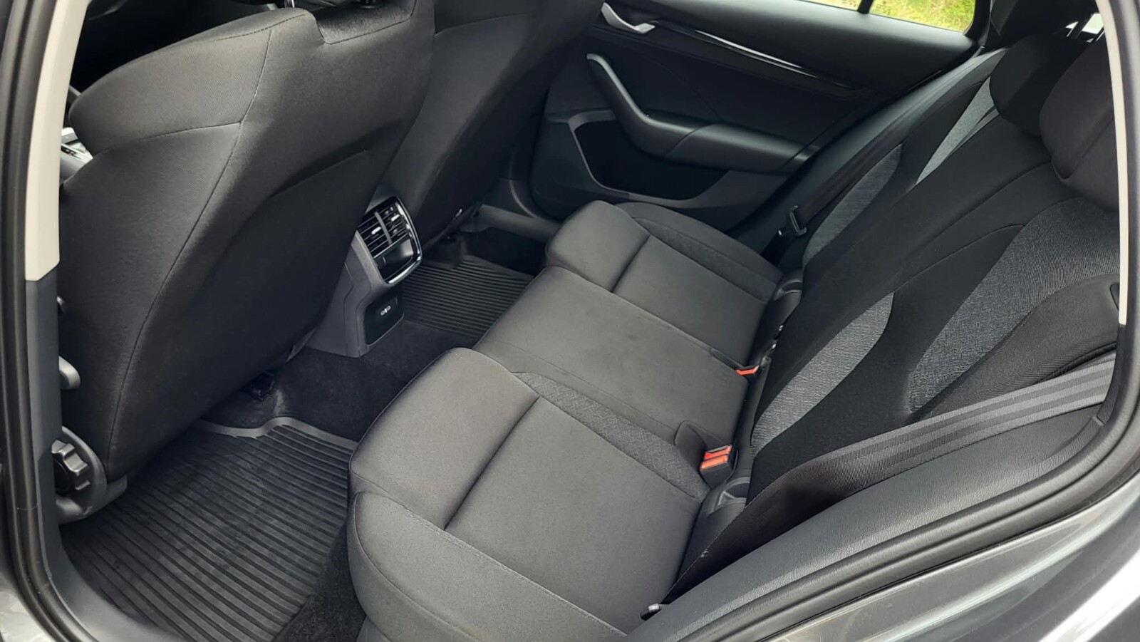Škoda Octavia Combi - zdjęcie 12