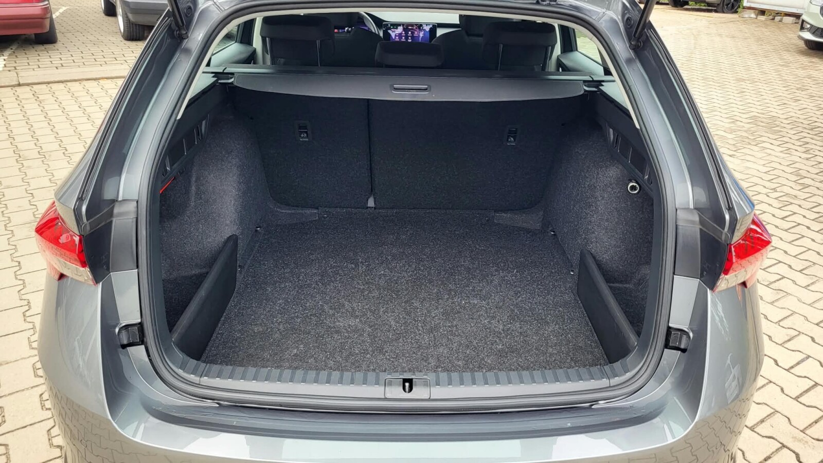 Škoda Octavia Combi - zdjęcie 13