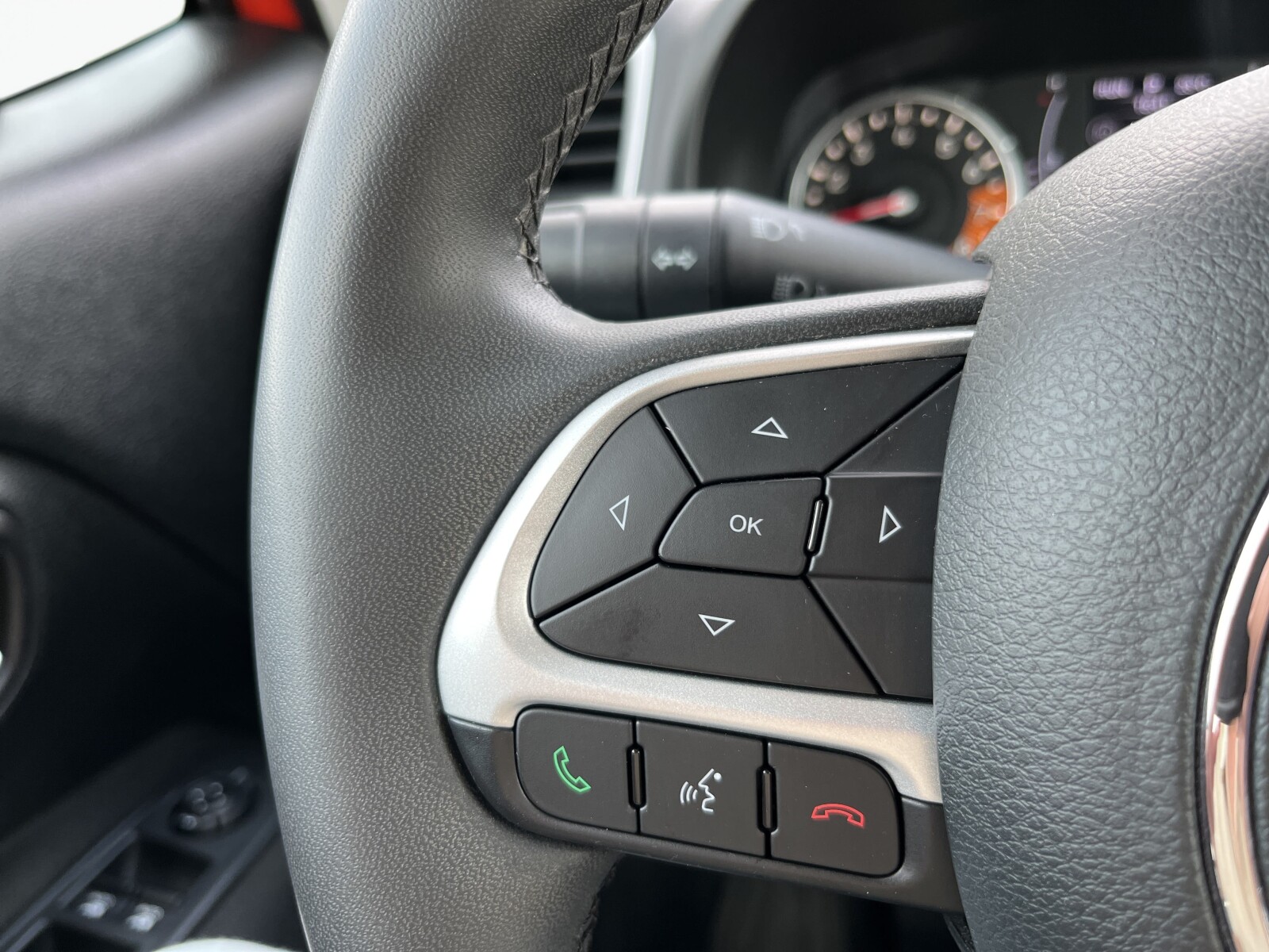 Jeep Renegade - zdjęcie 30