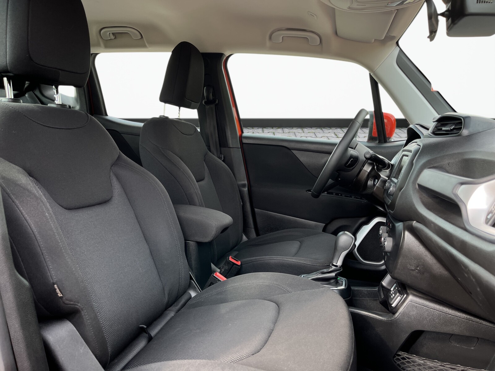 Jeep Renegade - zdjęcie 21
