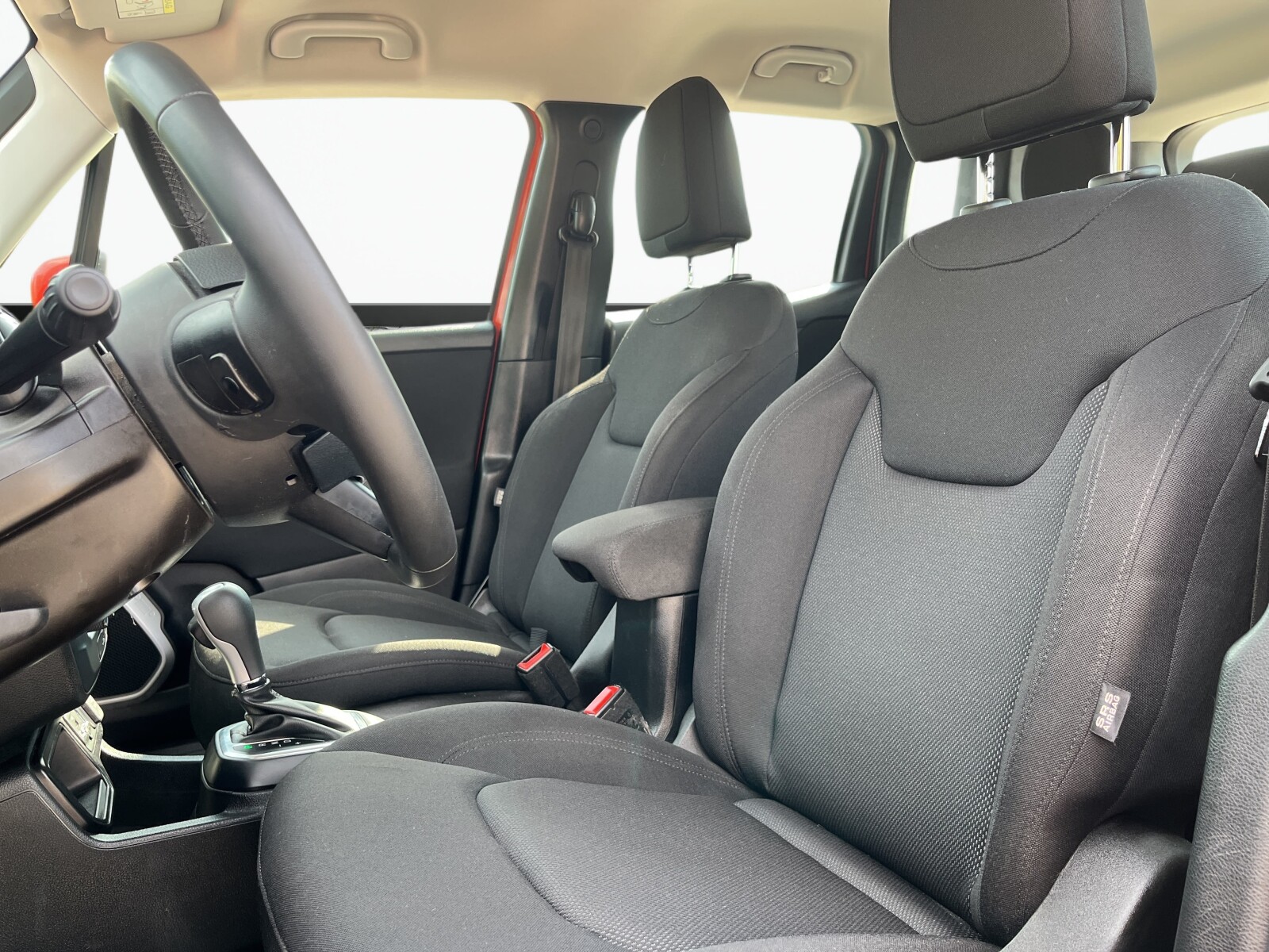 Jeep Renegade - zdjęcie 12