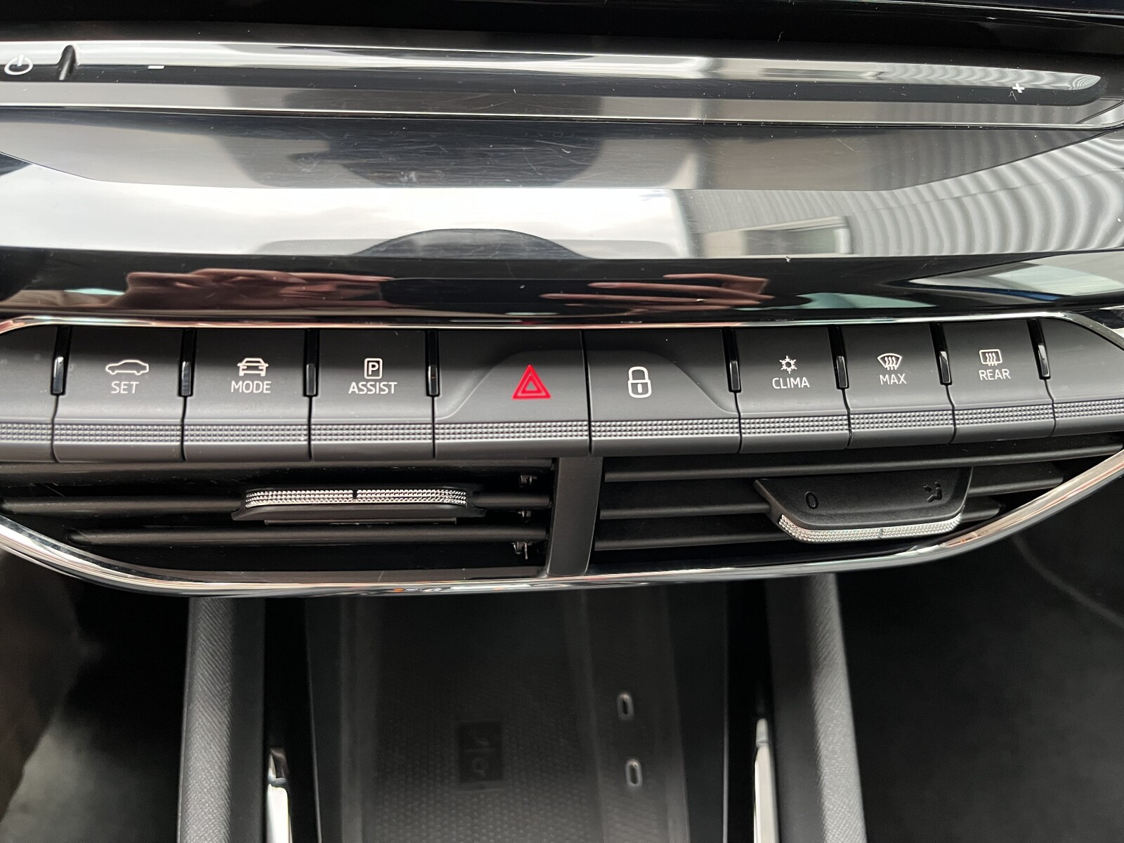 Škoda Octavia Combi - zdjęcie 32