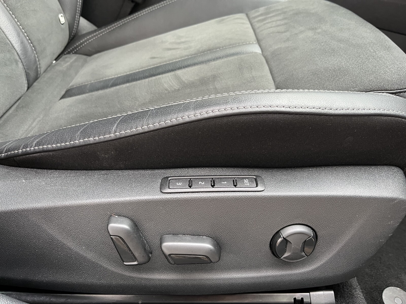 Škoda Octavia Combi - zdjęcie 23