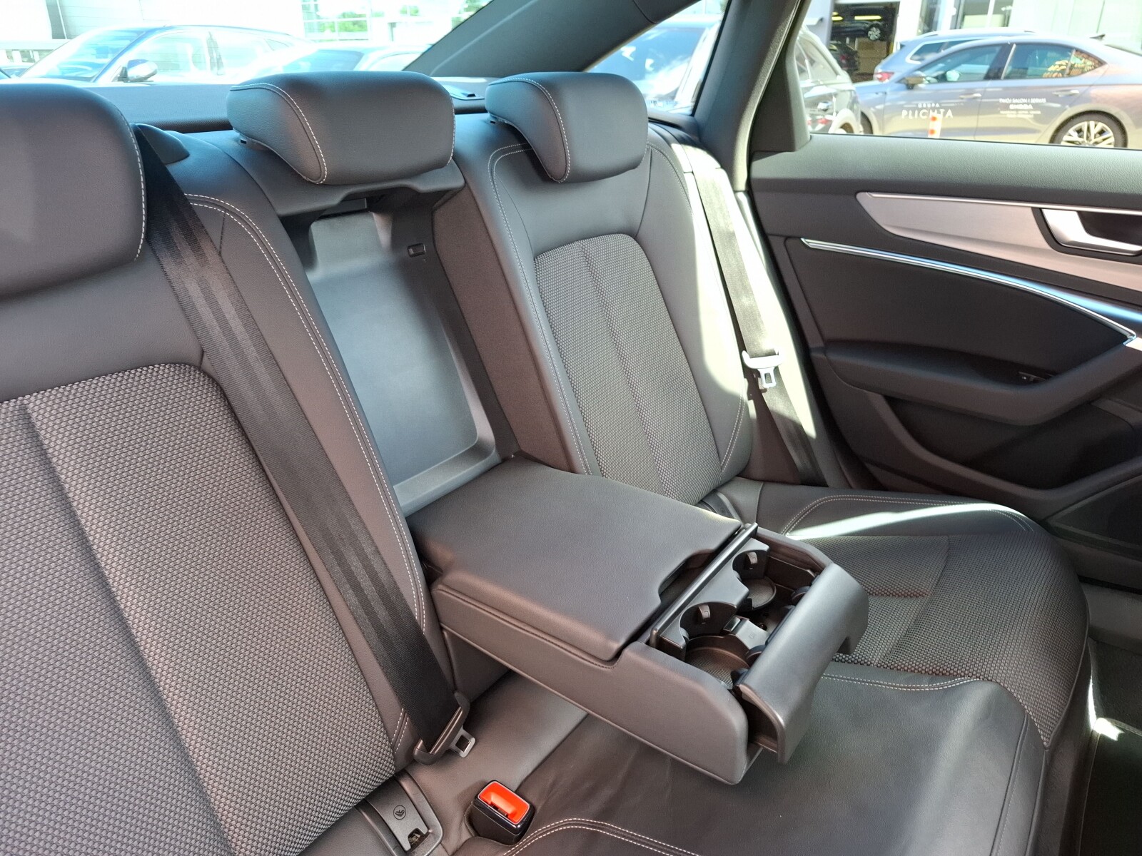 Audi A6 Limousine - zdjęcie 21