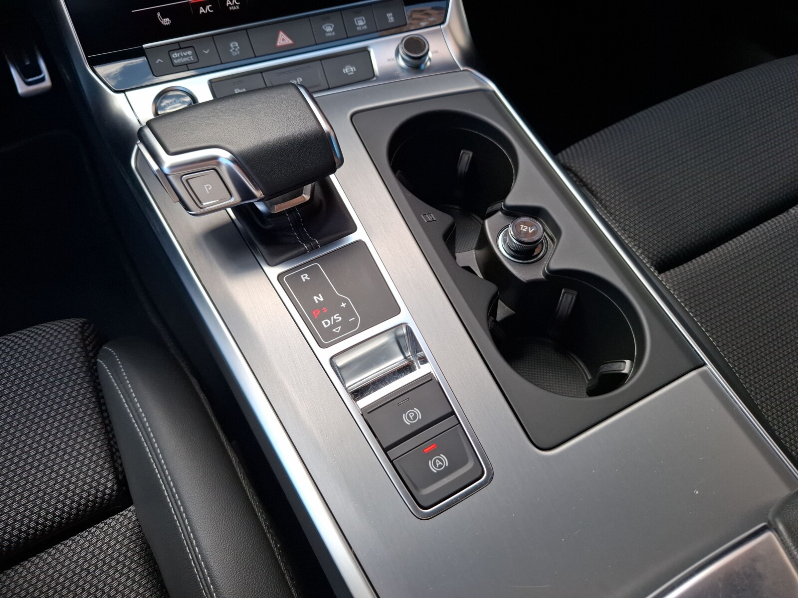 Audi A6 Limousine - zdjęcie 14