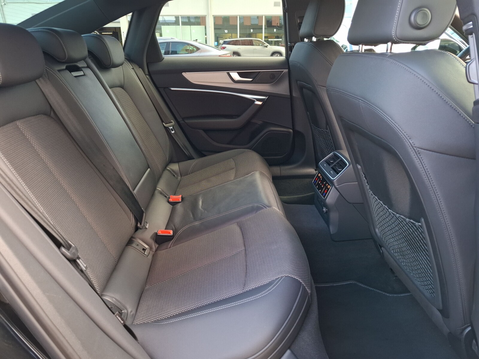 Audi A6 Limousine - zdjęcie 11