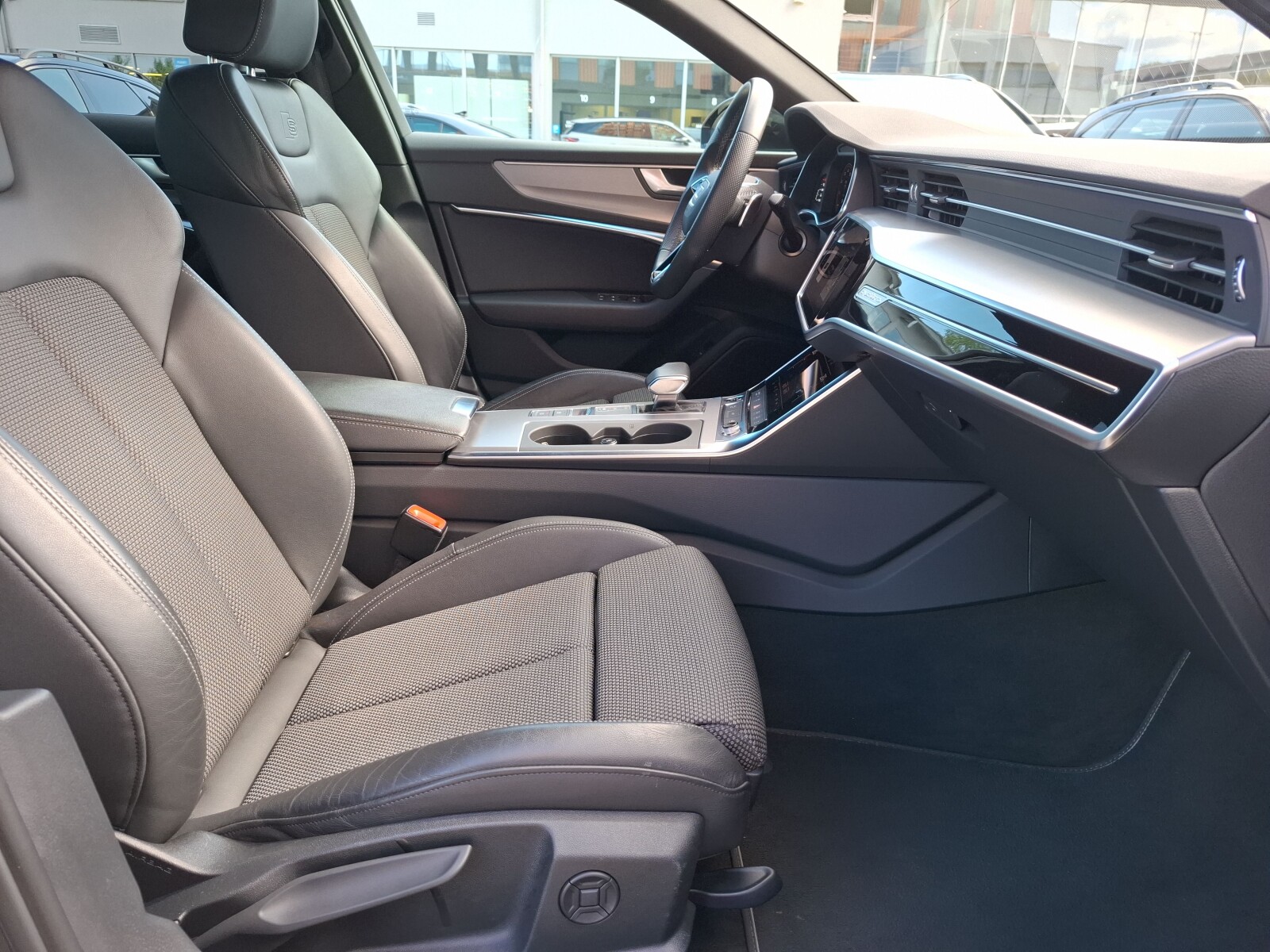 Audi A6 Limousine - zdjęcie 18