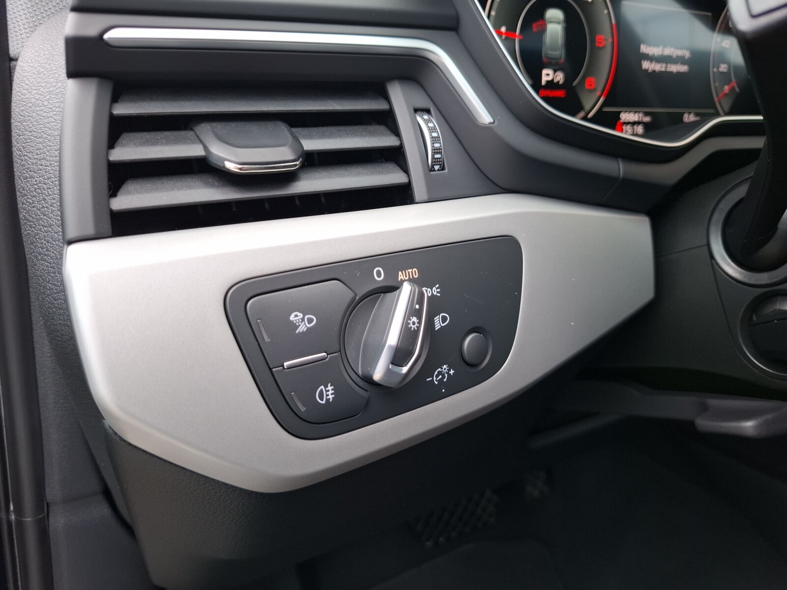 Audi A4 Avant - zdjęcie 26