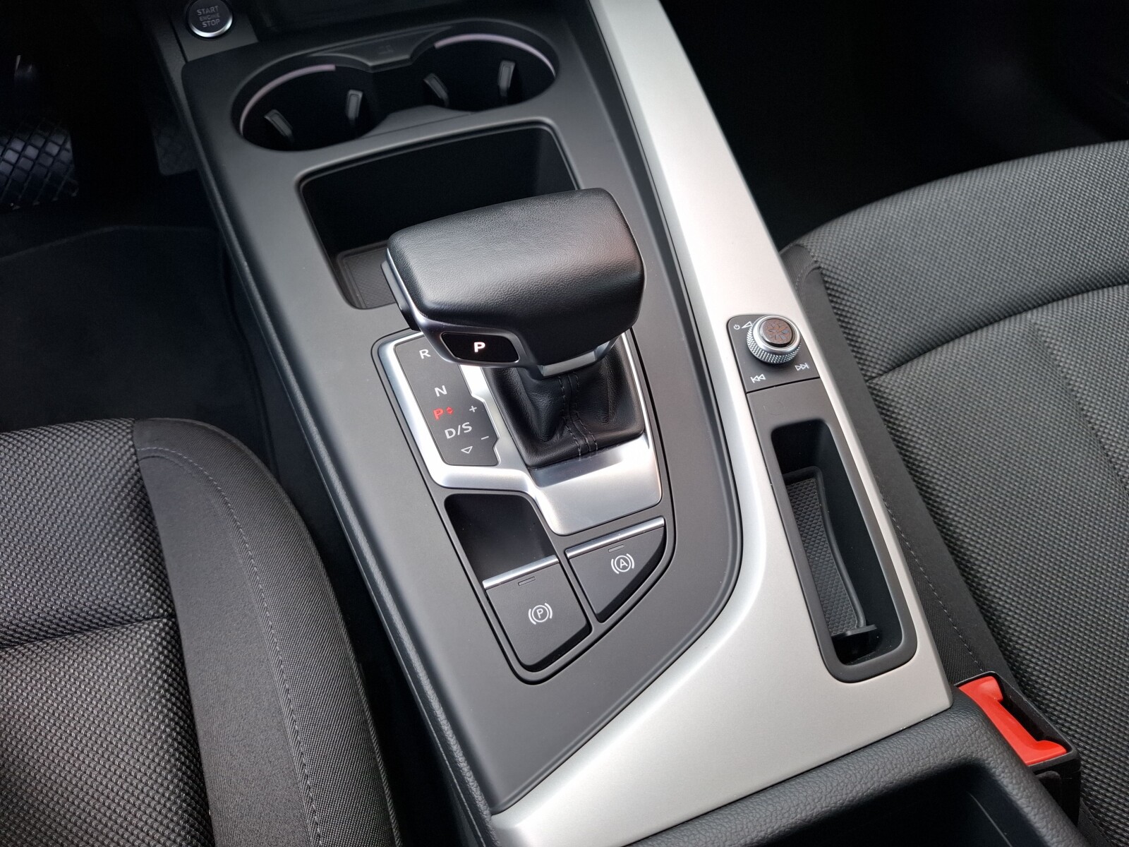 Audi A4 Avant - zdjęcie 21