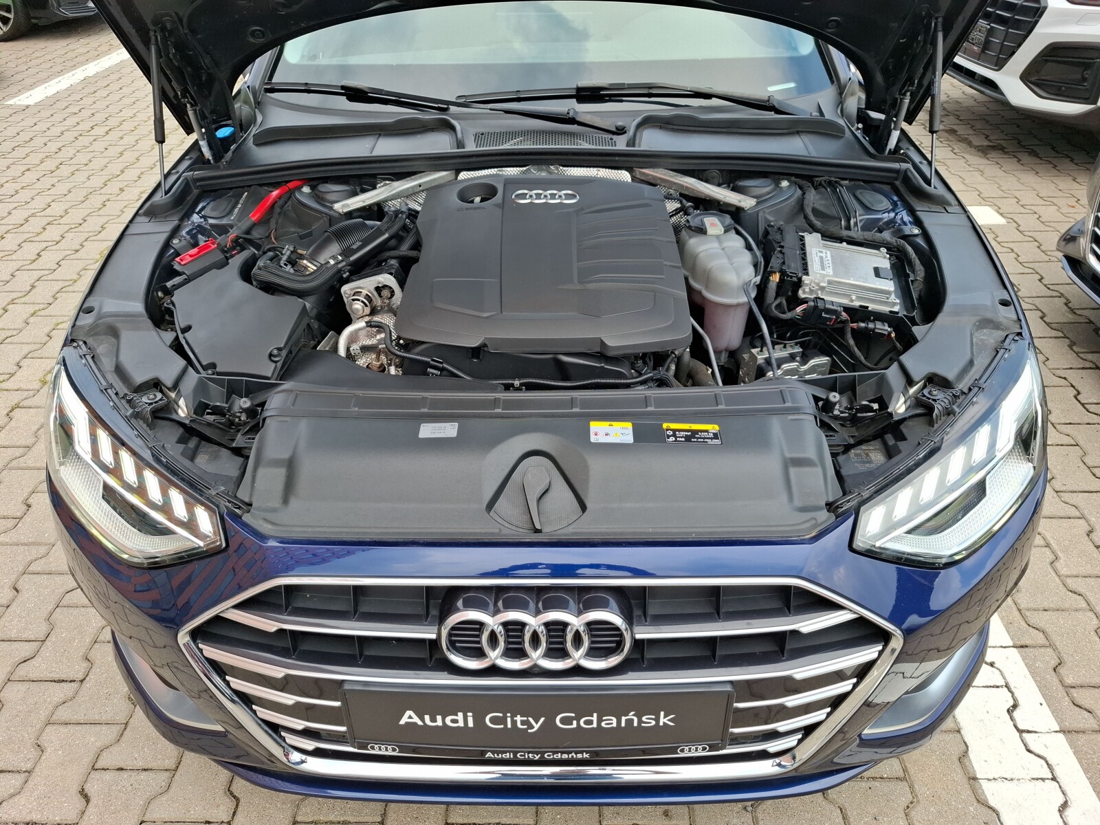 Audi A4 Avant - zdjęcie 10