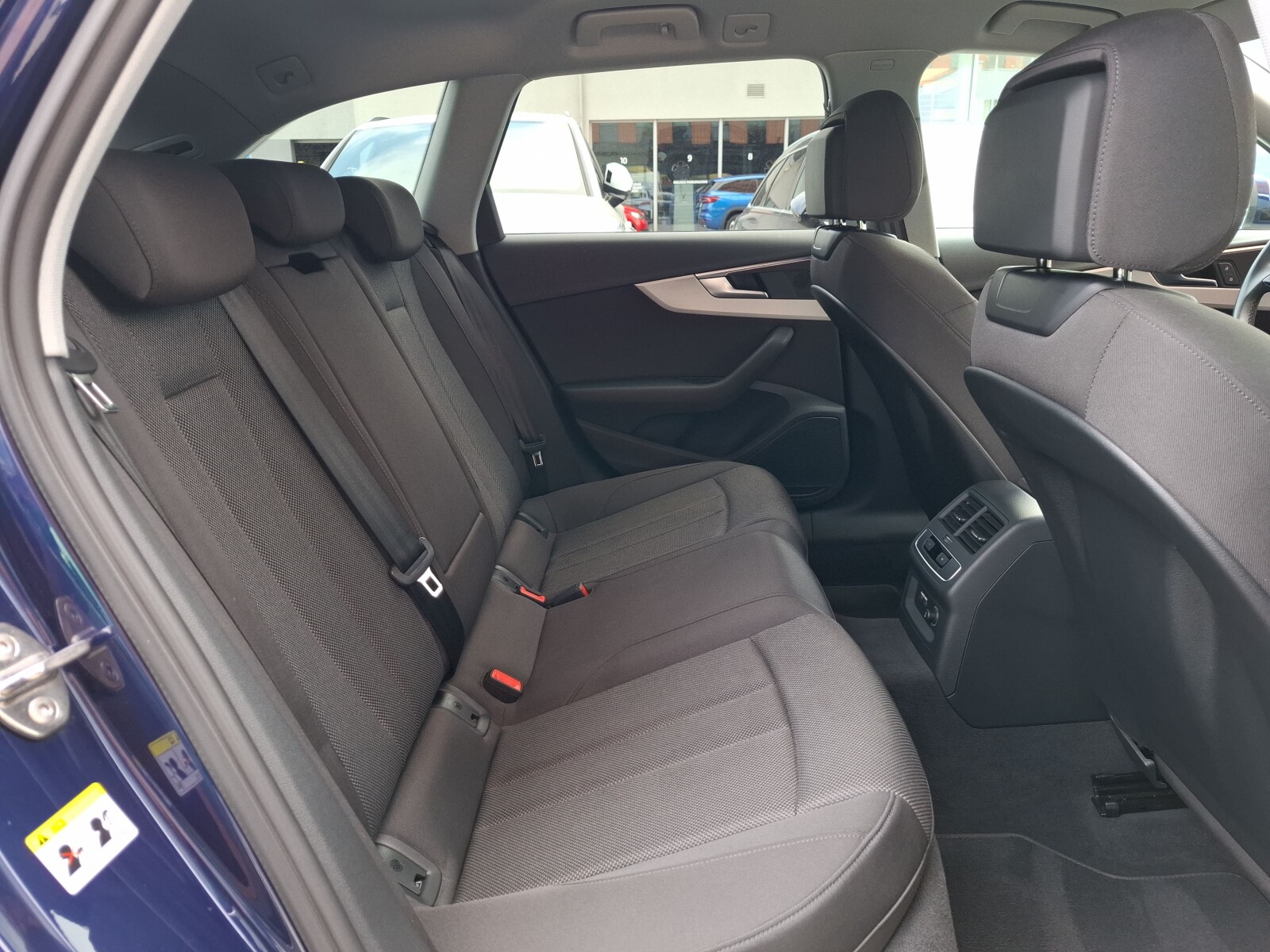 Audi A4 Avant - zdjęcie 16