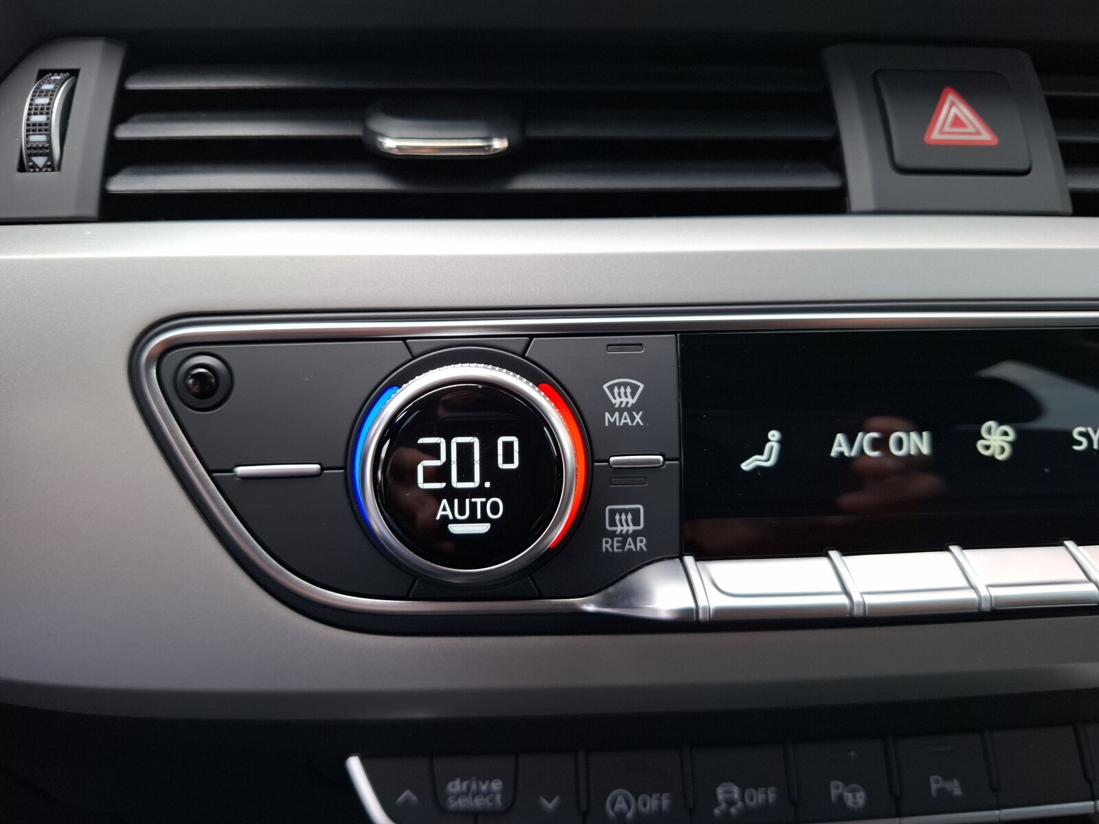 Audi A4 Avant - zdjęcie 30