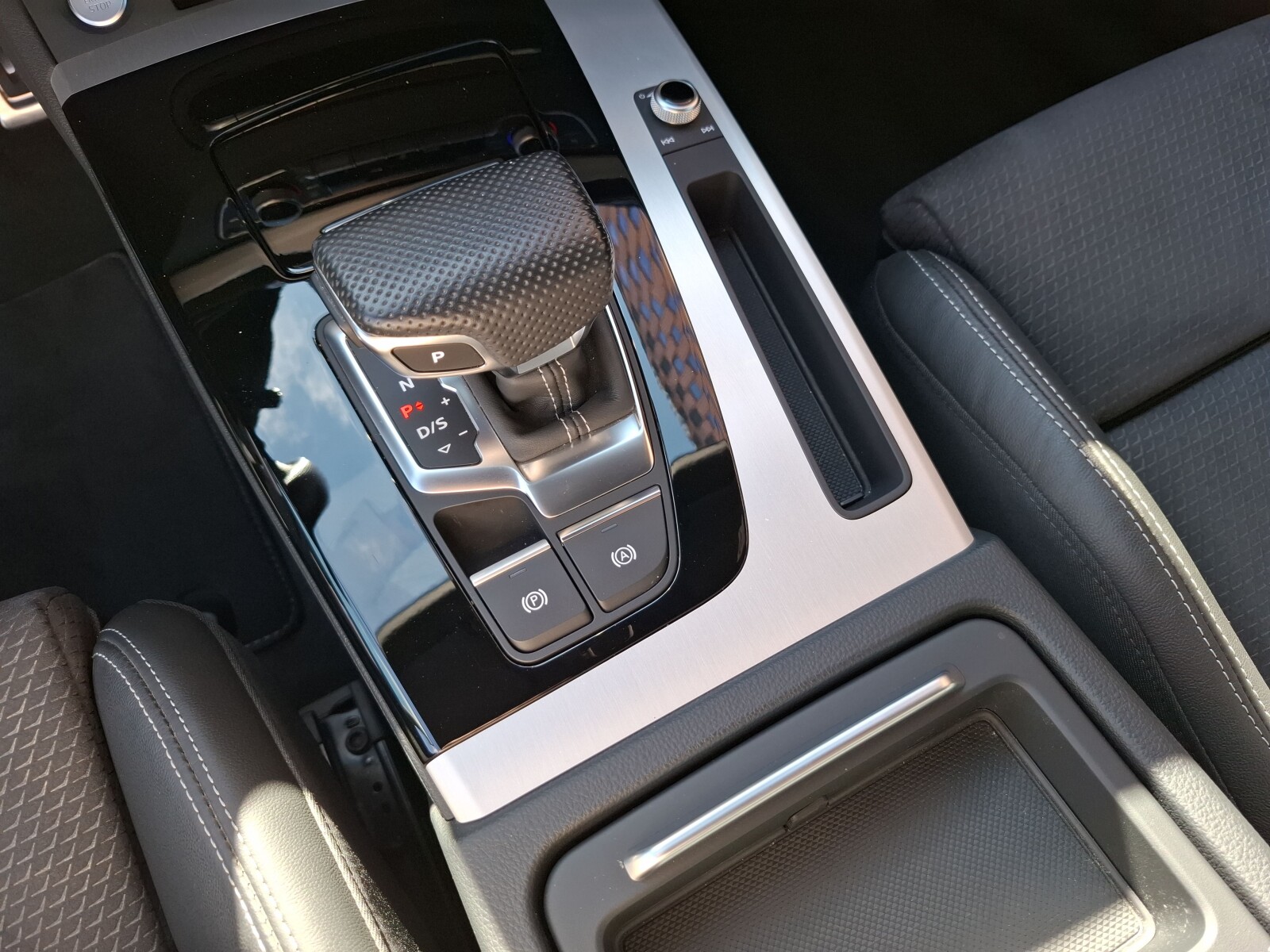 Audi Q5 Sportback - zdjęcie 14