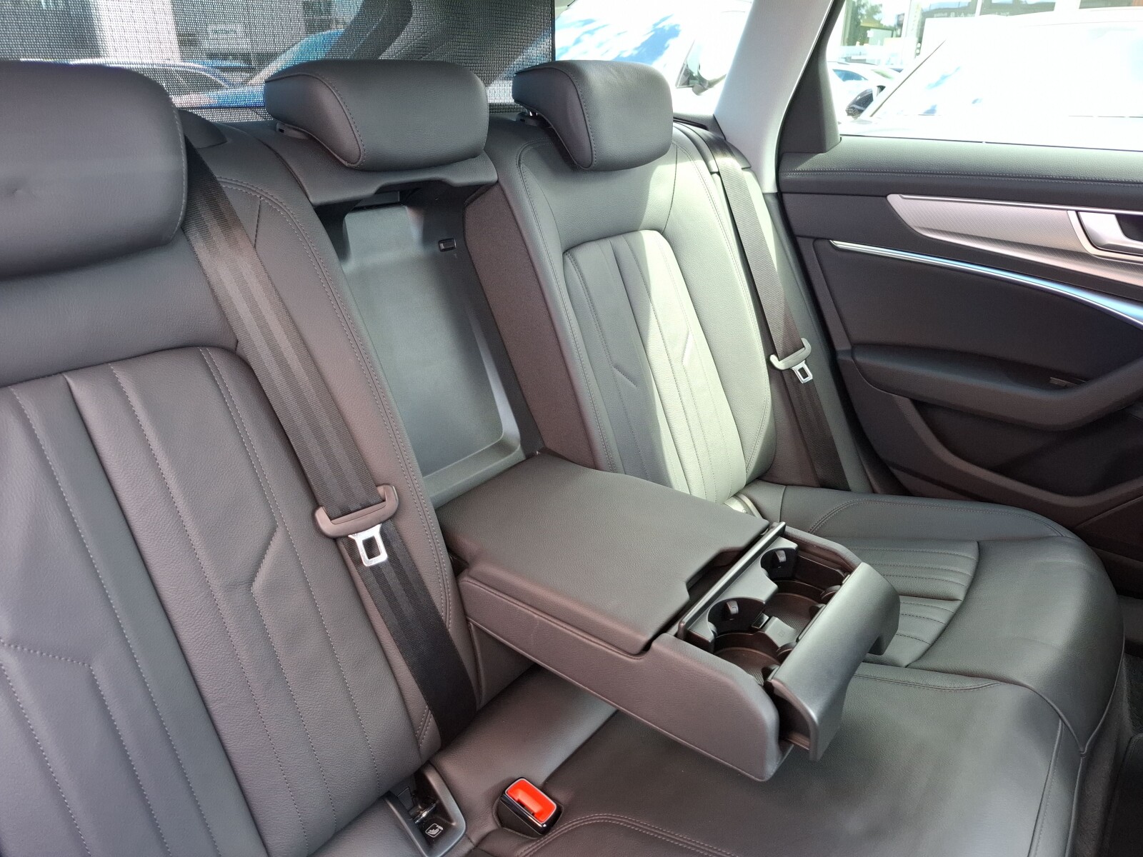 Audi A6 Avant - zdjęcie 18