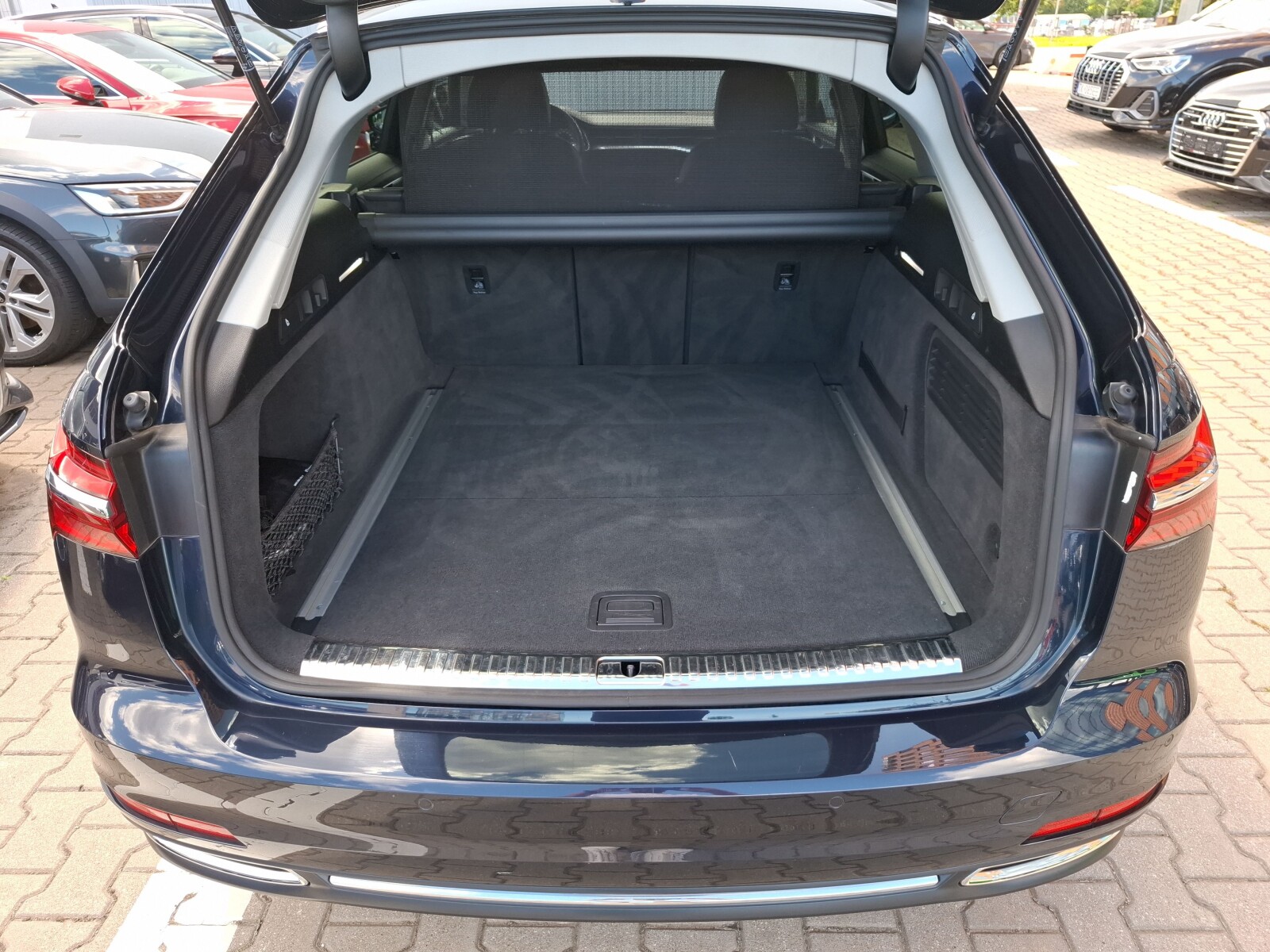 Audi A6 Avant - zdjęcie 9