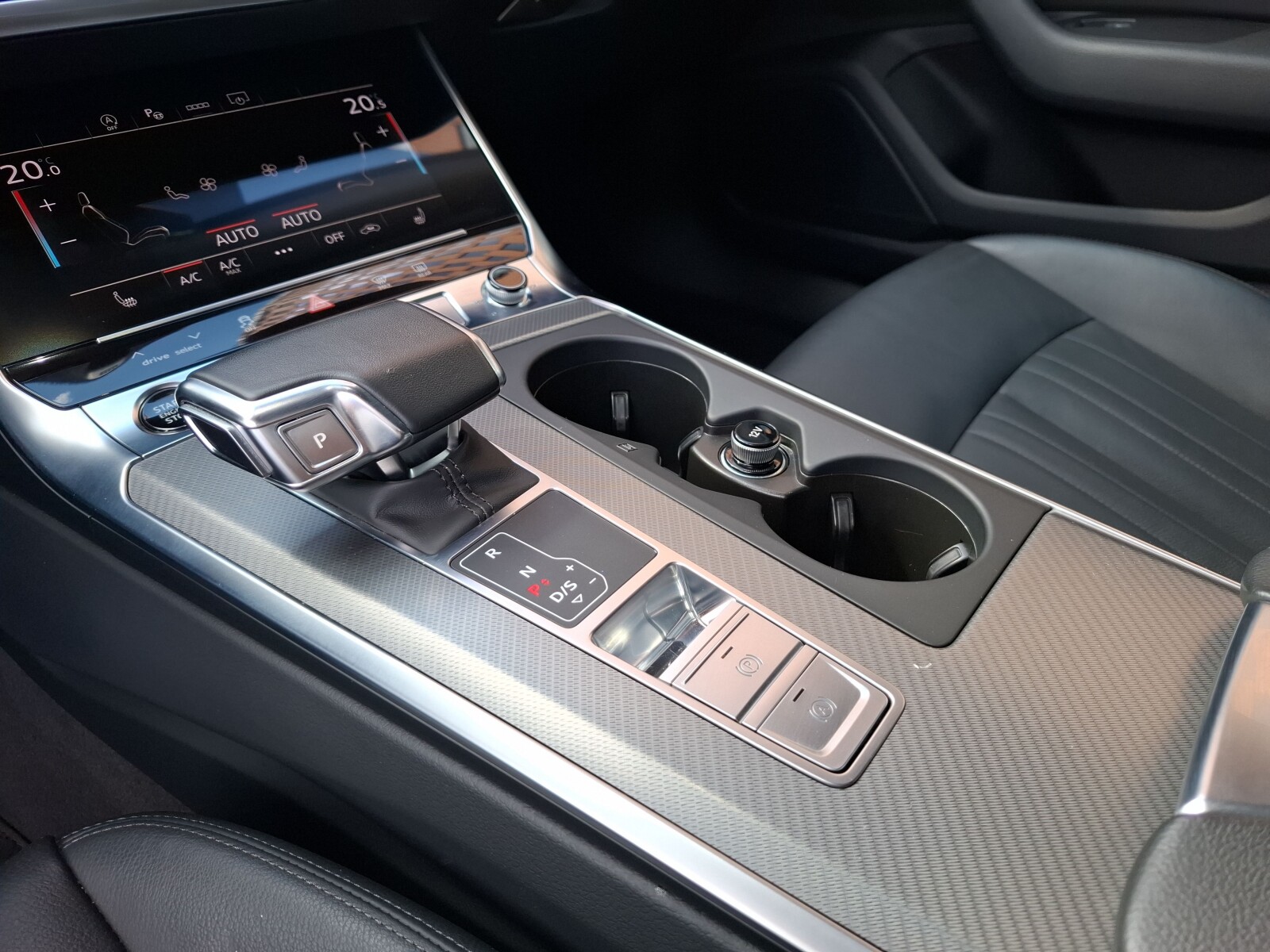 Audi A6 Avant - zdjęcie 22