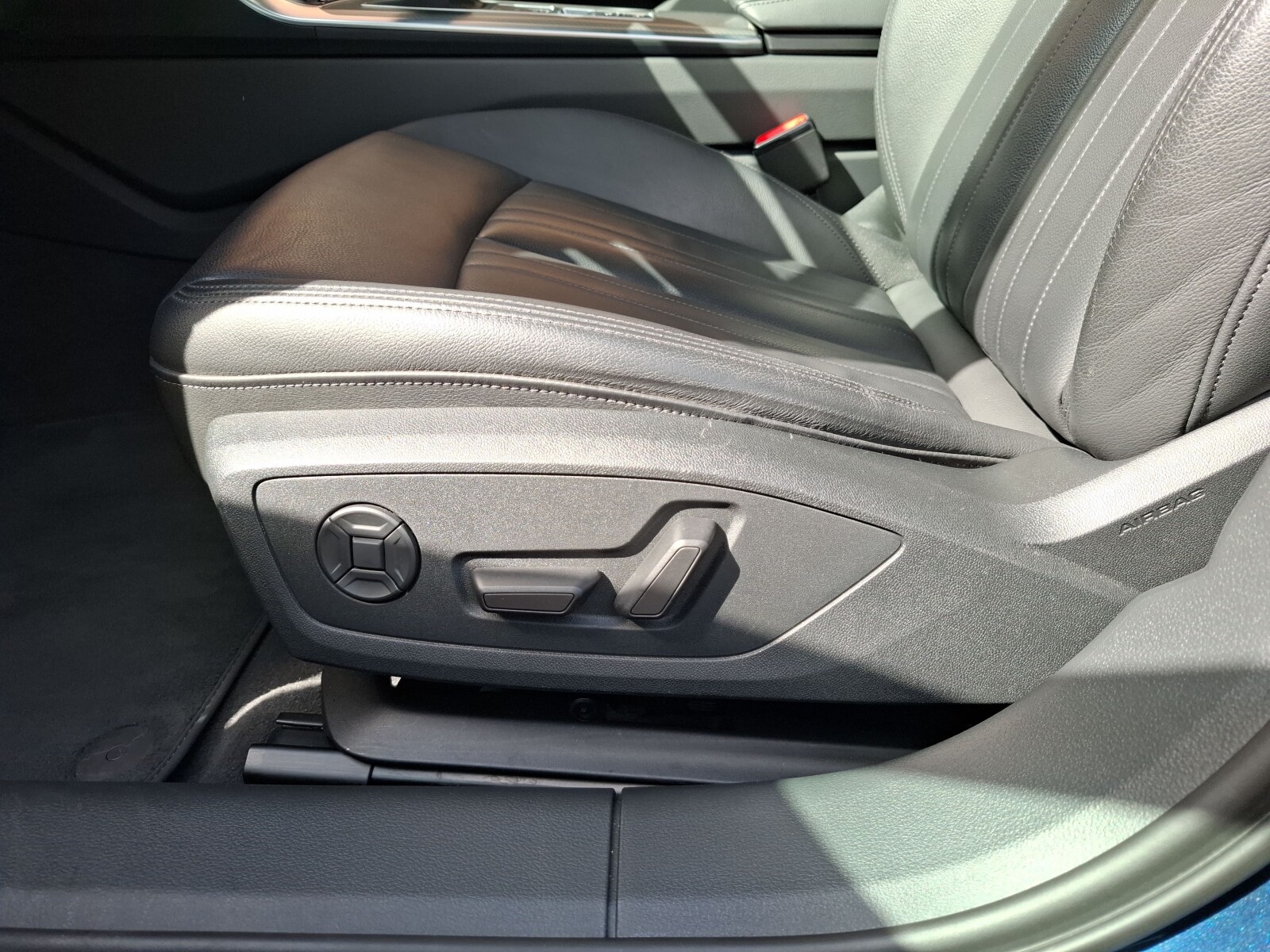 Audi A6 Avant - zdjęcie 21