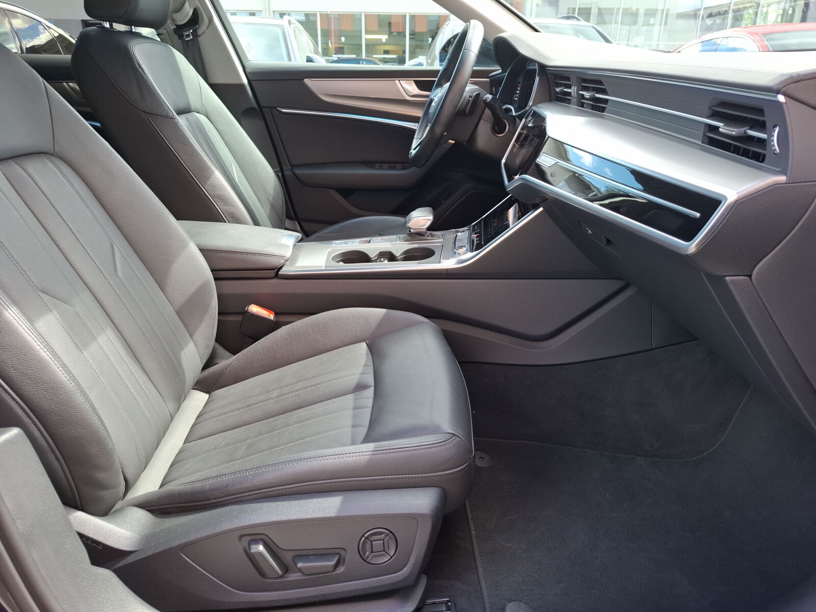 Audi A6 Avant - zdjęcie 17