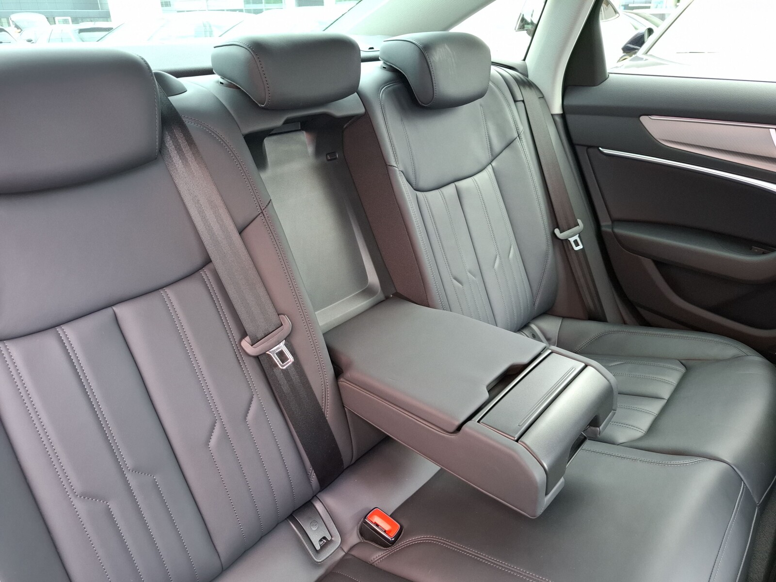Audi A6 Limousine - zdjęcie 15